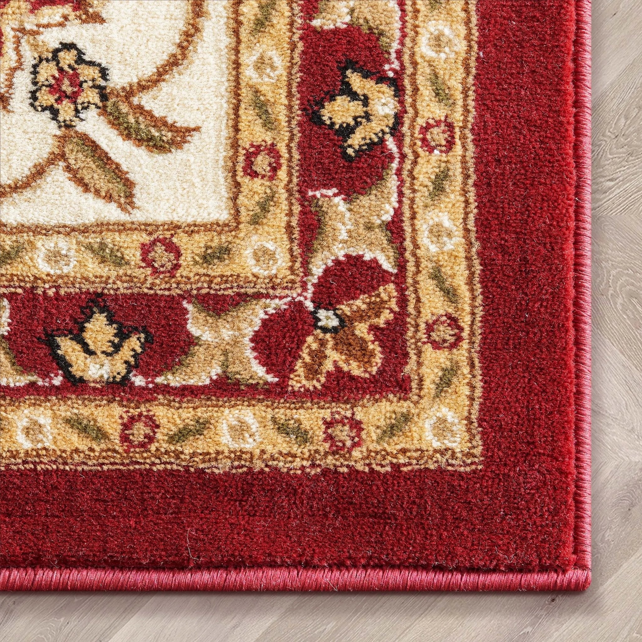 Sarouk Red Traditional Rug Well Woven