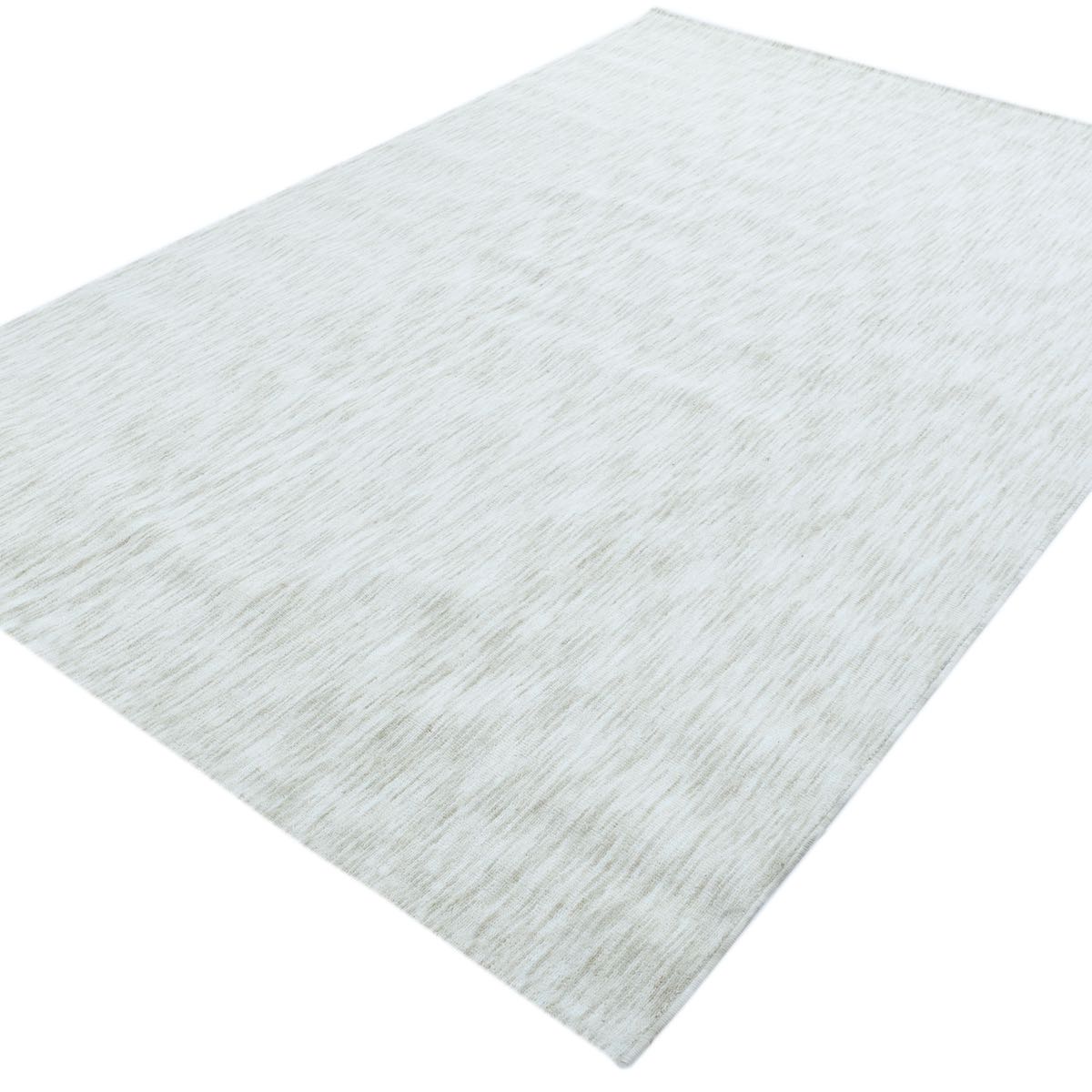 COD-12 Well Woven Moor Washable Rug: White and cream washable rug with pile on a white background