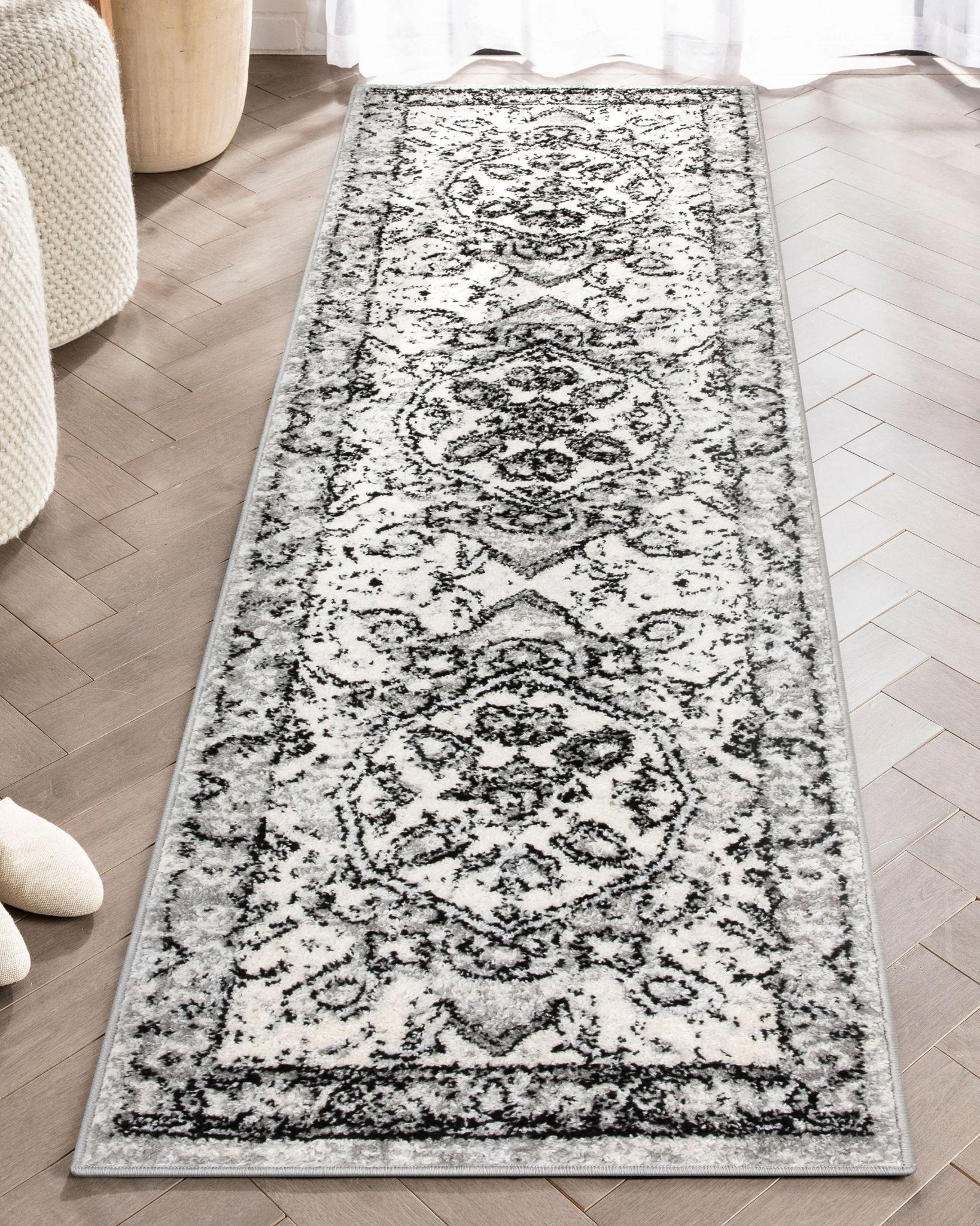 Arctic Bloom Medallion Oriental Ivory Grey High-Low Rug Well Woven