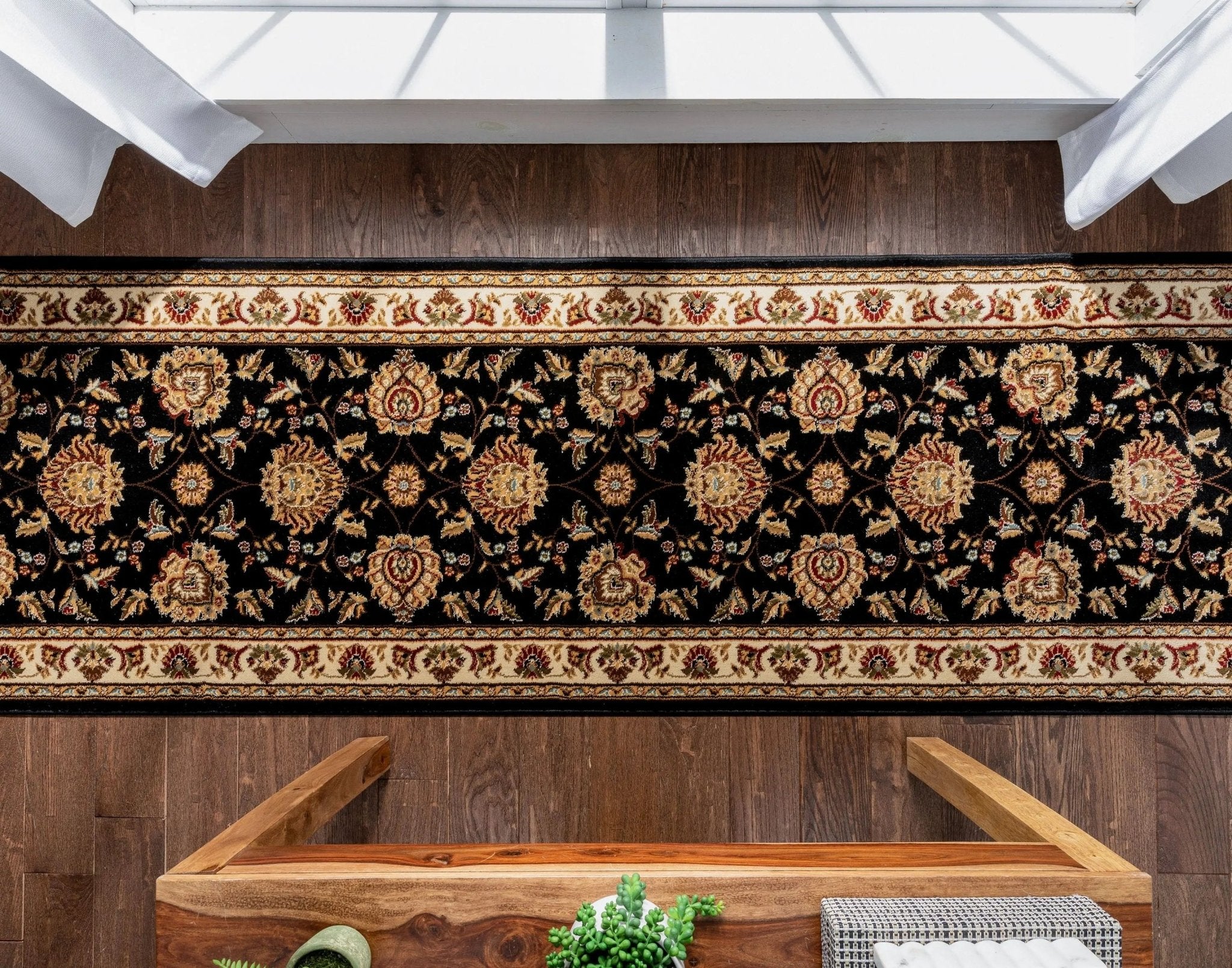 Abbasi Black Traditional Rug Well Woven