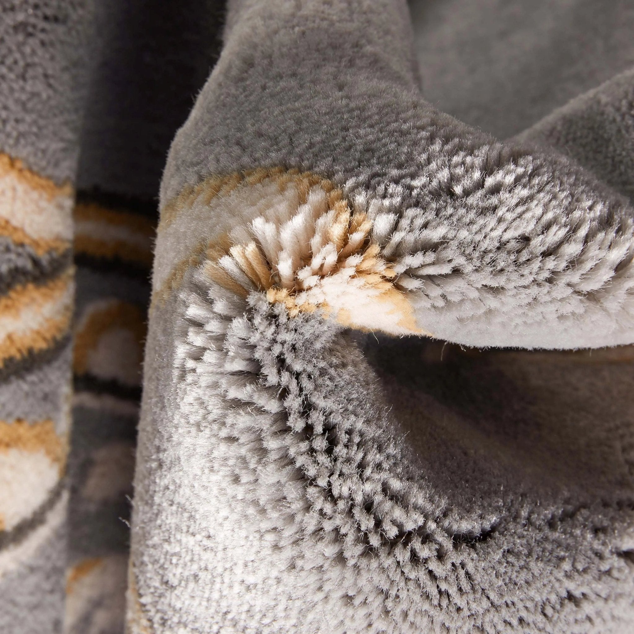 Fleur De Lis Grey Traditional Rug Well Woven