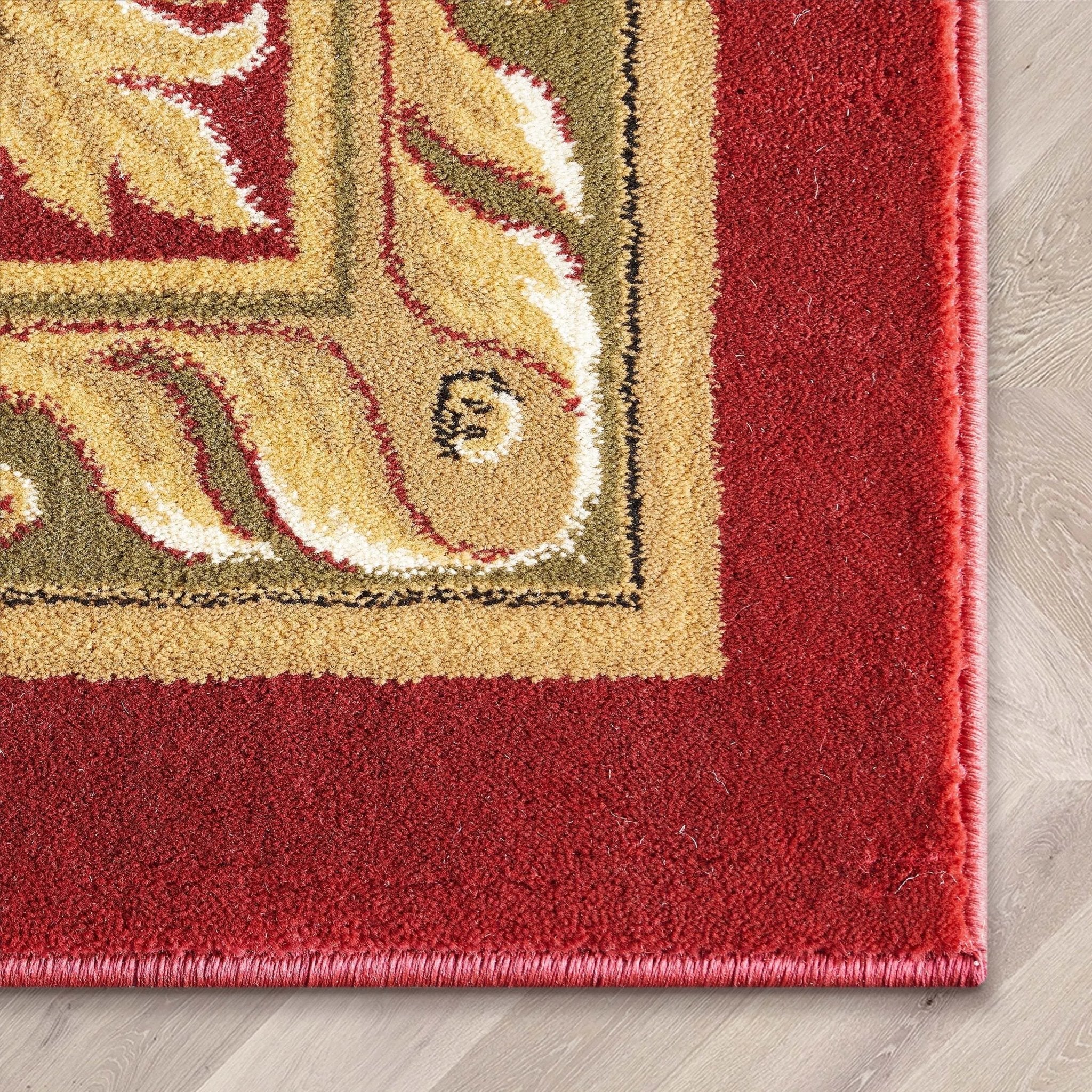 Le Petit Palais Red Traditional Rug Well Woven