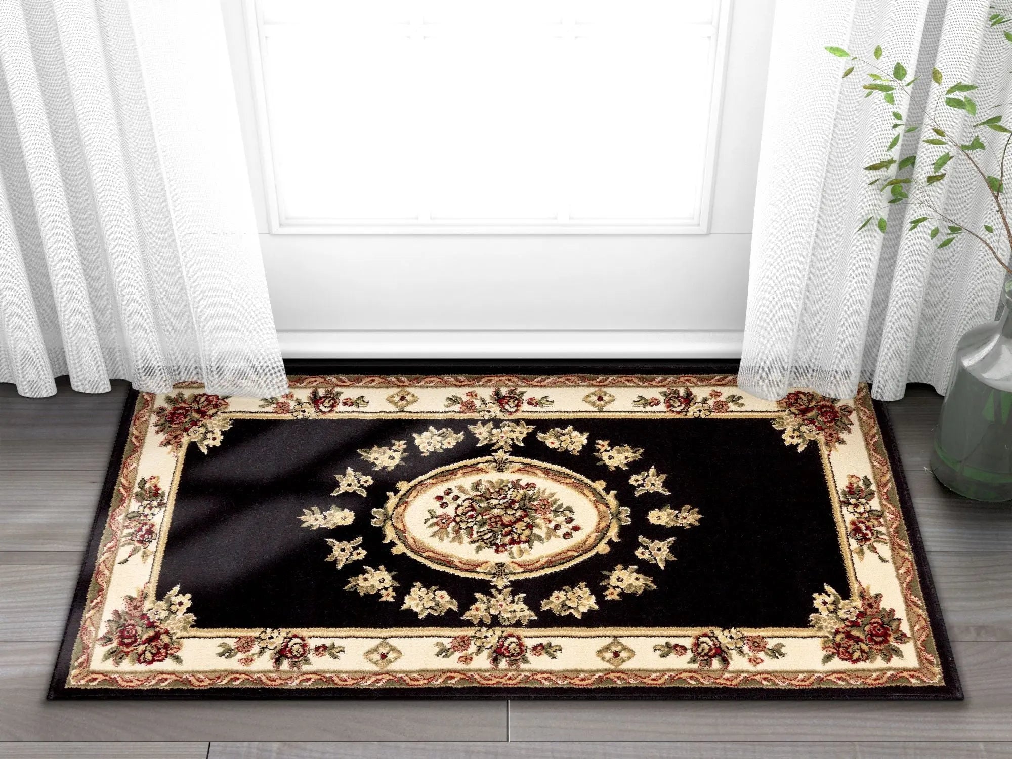 Le Petit Palais Black Traditional Rug Well Woven