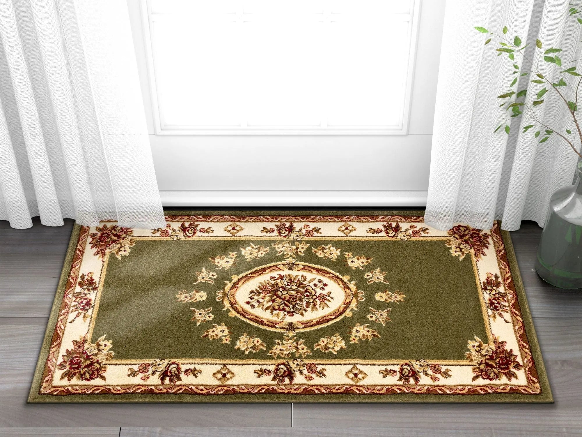 Le Petit Palais Green Traditional Rug Well Woven