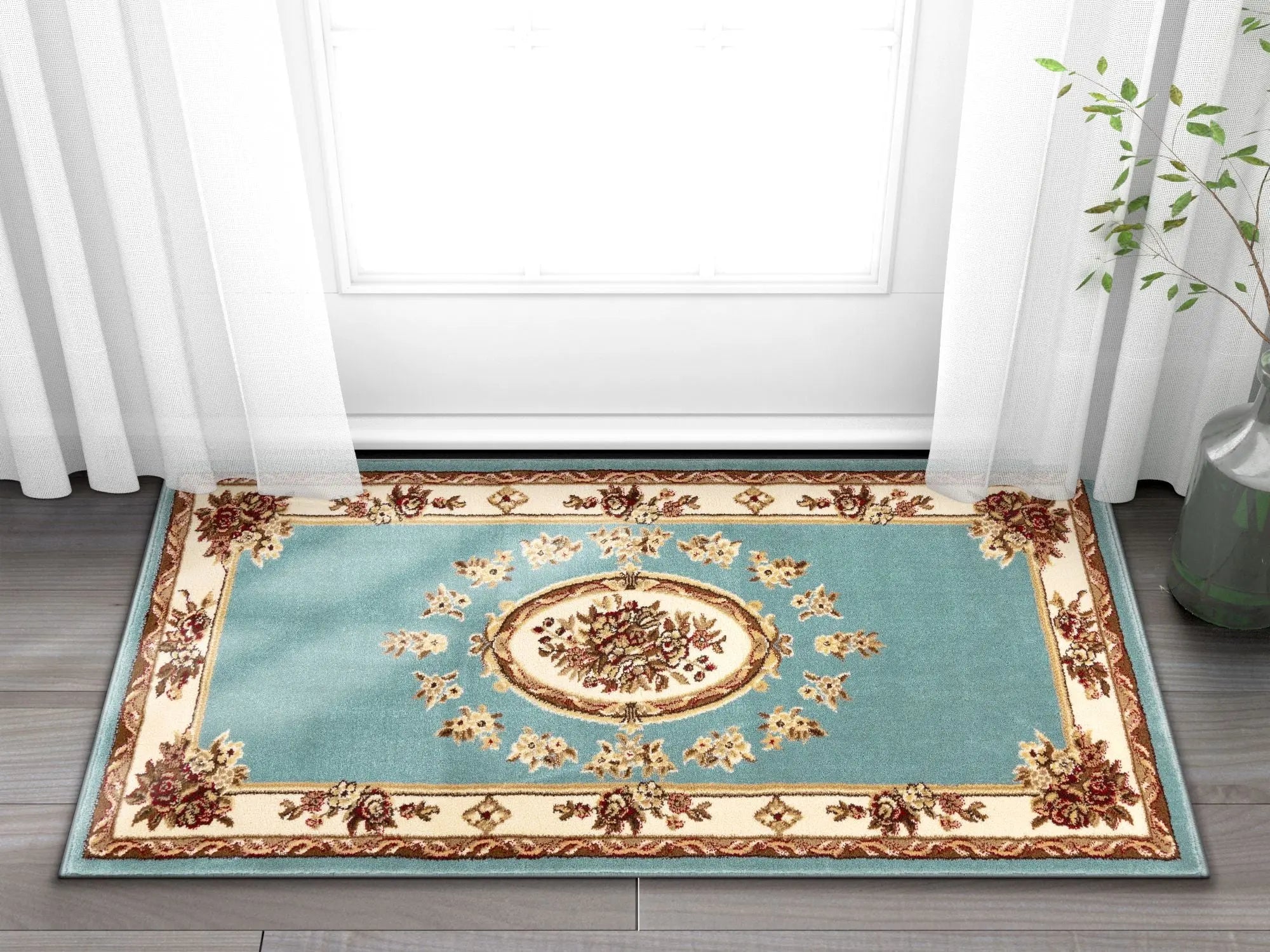 Le Petit Palais Light Blue Traditional Rug Well Woven