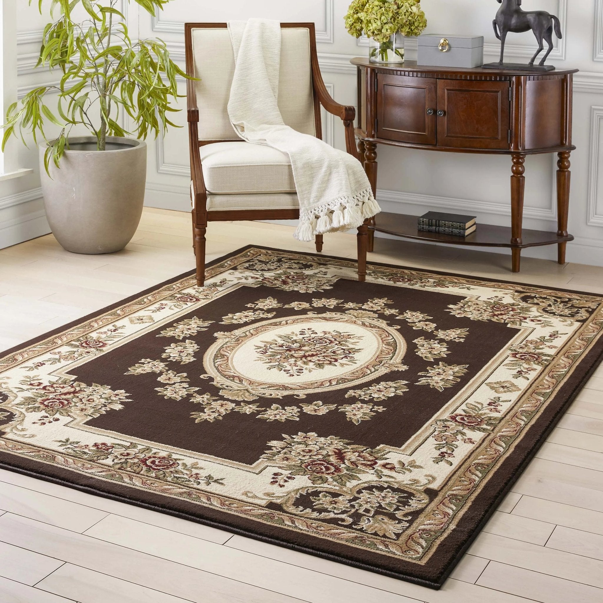 Le Petit Palais Brown Traditional Rug Well Woven