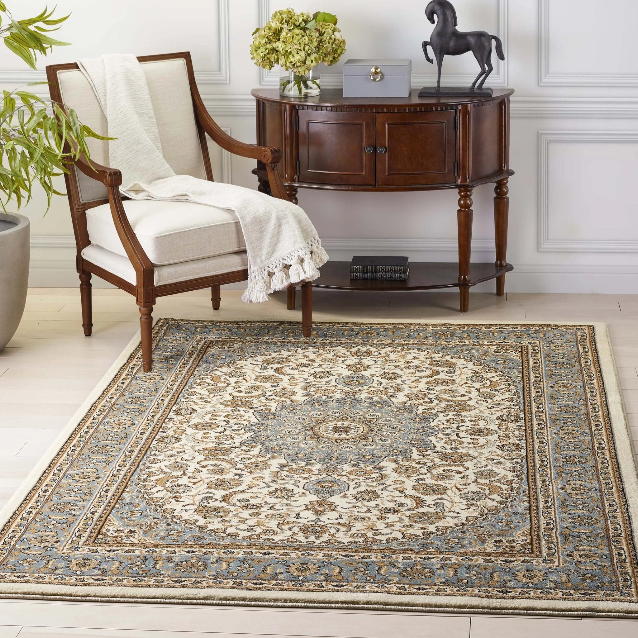 Aviva Ivory Traditional Rug Well Woven