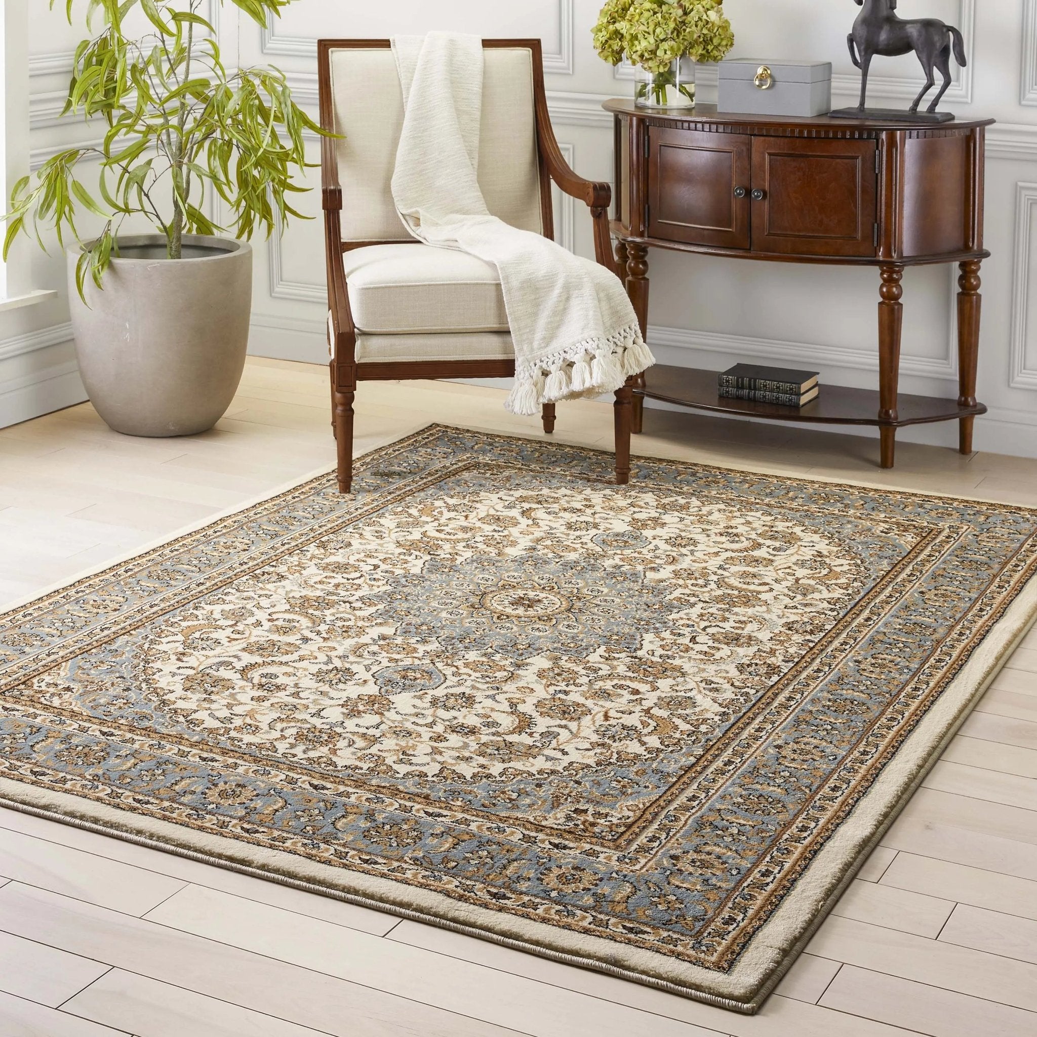 Aviva Ivory Traditional Rug Well Woven