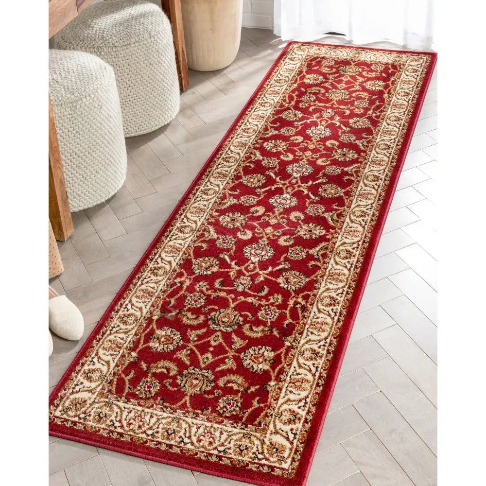Sarouk Red Traditional Rug Well Woven