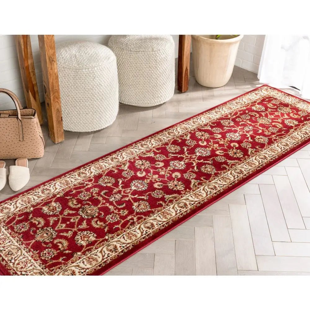 Sarouk Red Traditional Rug Well Woven