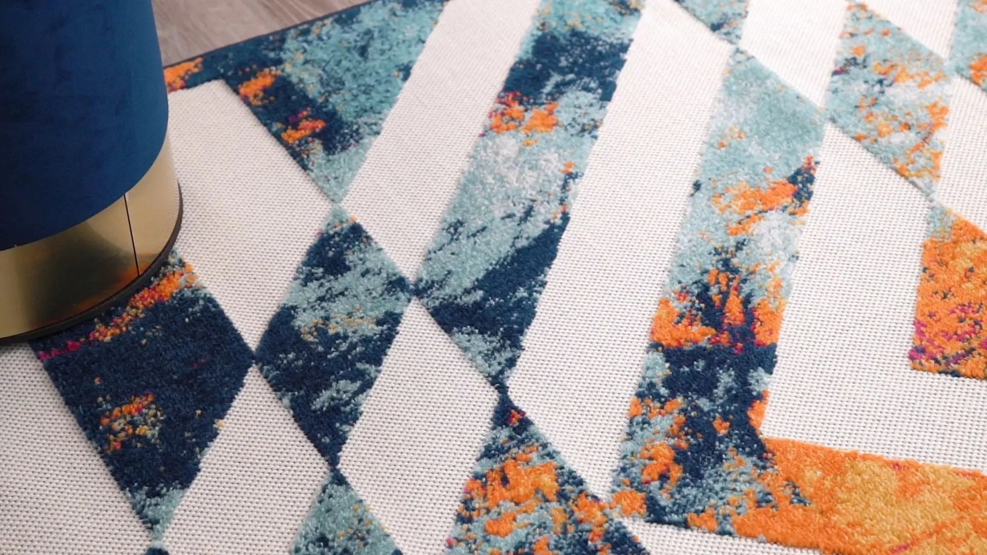 Carmen Geometric Chevron Bold Multi-Color Multi Indoor/Outdoor High-Low Rug Well Woven