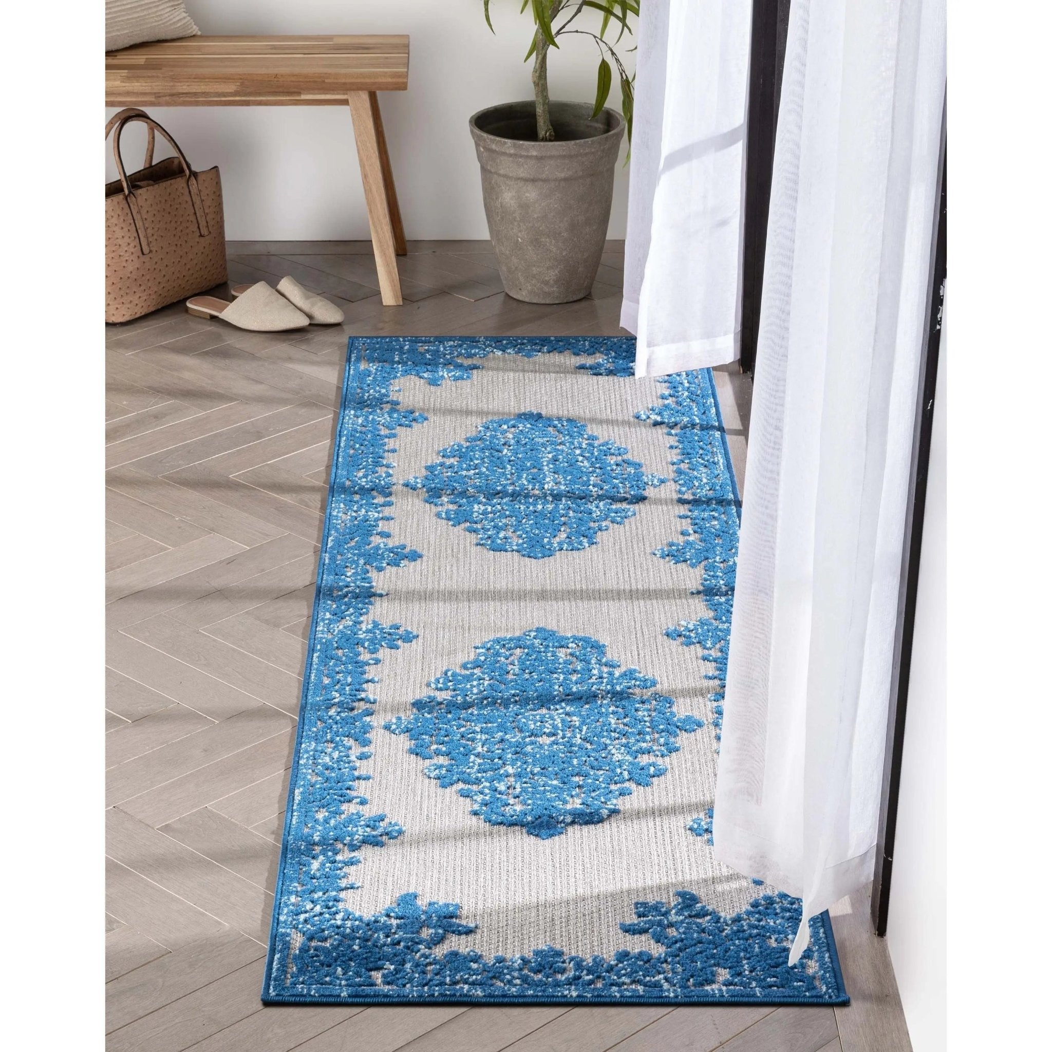Arid Modern Medallion Persian Indoor/Outdoor Blue High-Low Rug Well Woven