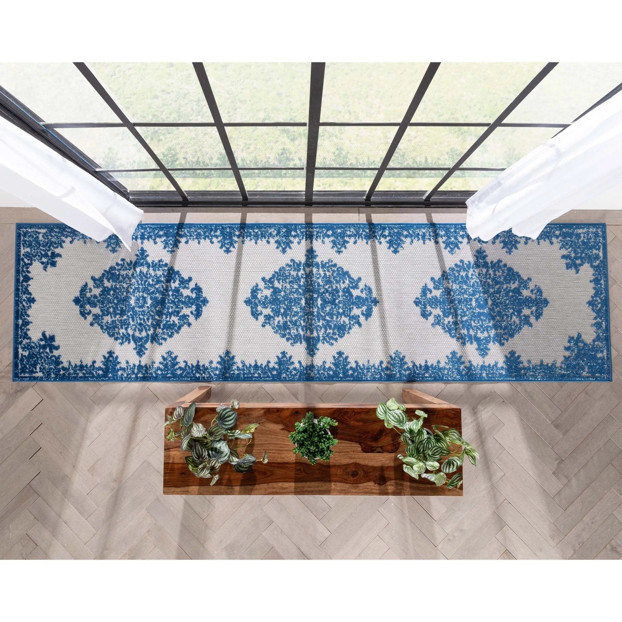 Arid Modern Medallion Persian Indoor/Outdoor Blue High-Low Rug Well Woven