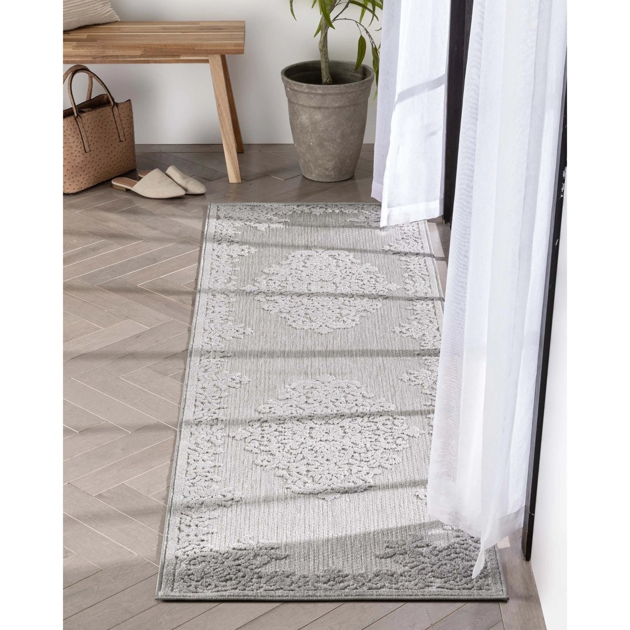 Arid Modern Medallion Persian Indoor/Outdoor Grey High-Low Rug Well Woven