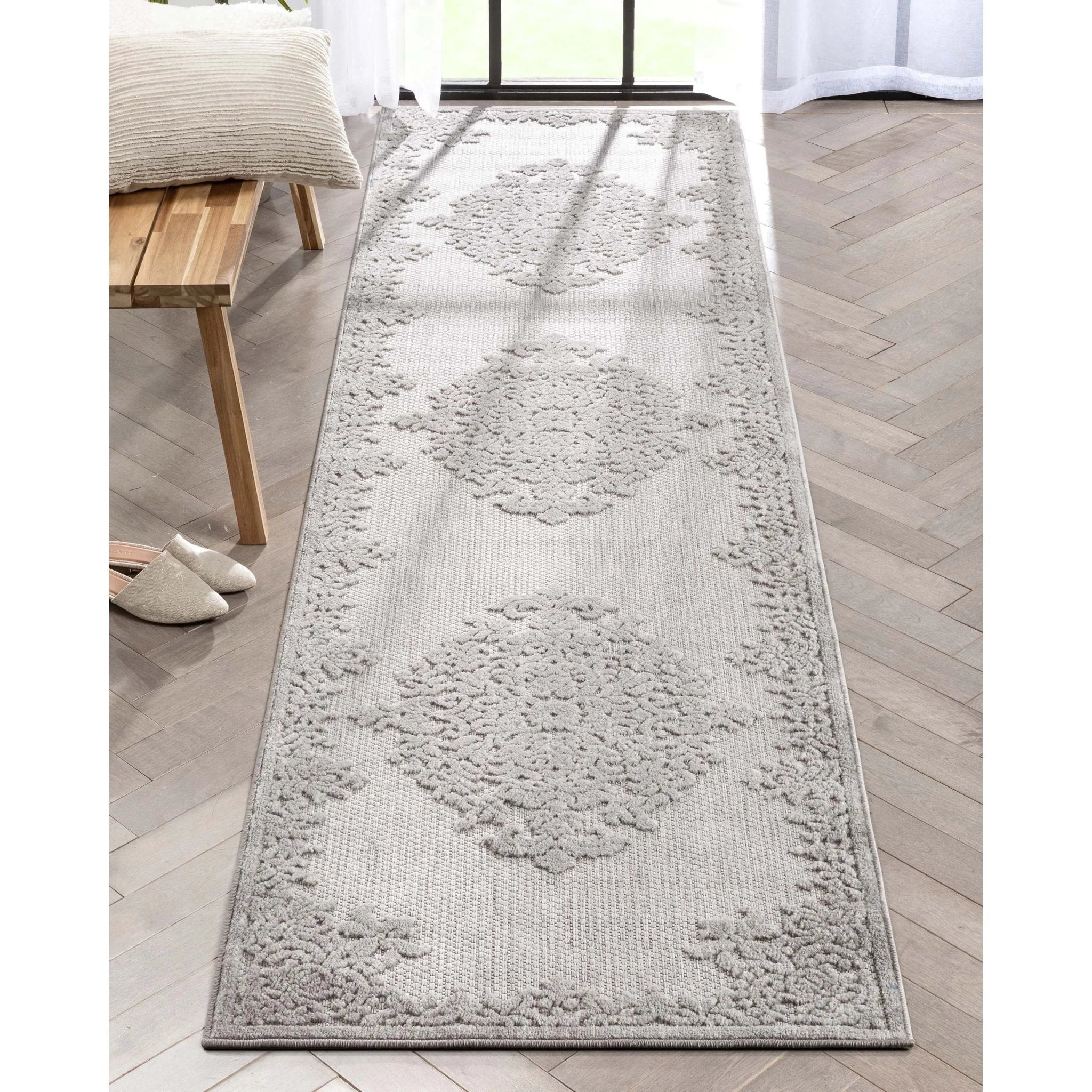 Arid Modern Medallion Persian Indoor/Outdoor Grey High-Low Rug Well Woven