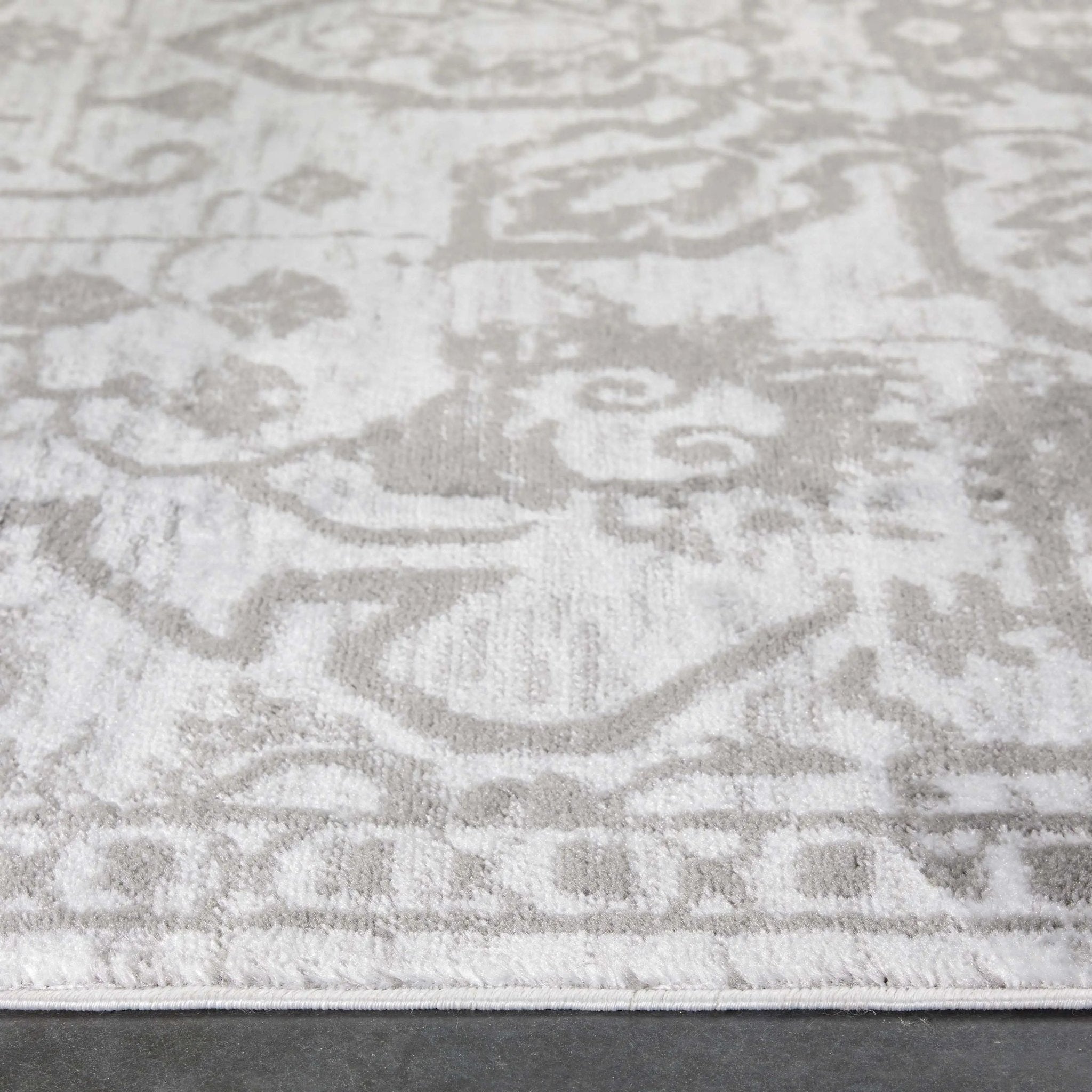 Disa Vintage Medallion Cream Soft Rug By Chill Rugs Well Woven