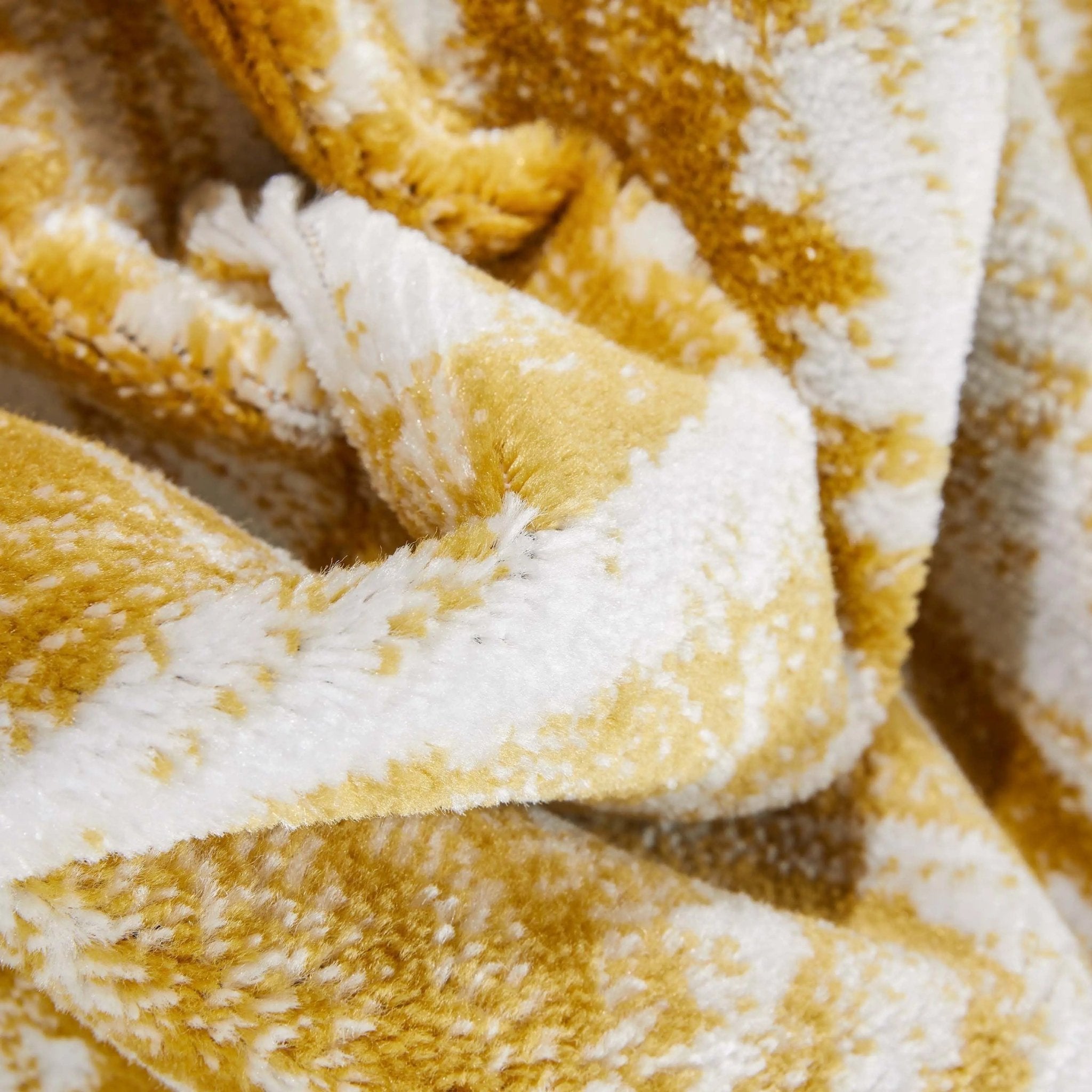 Disa Vintage Medallion Gold Soft Rug By Chill Rugs Well Woven