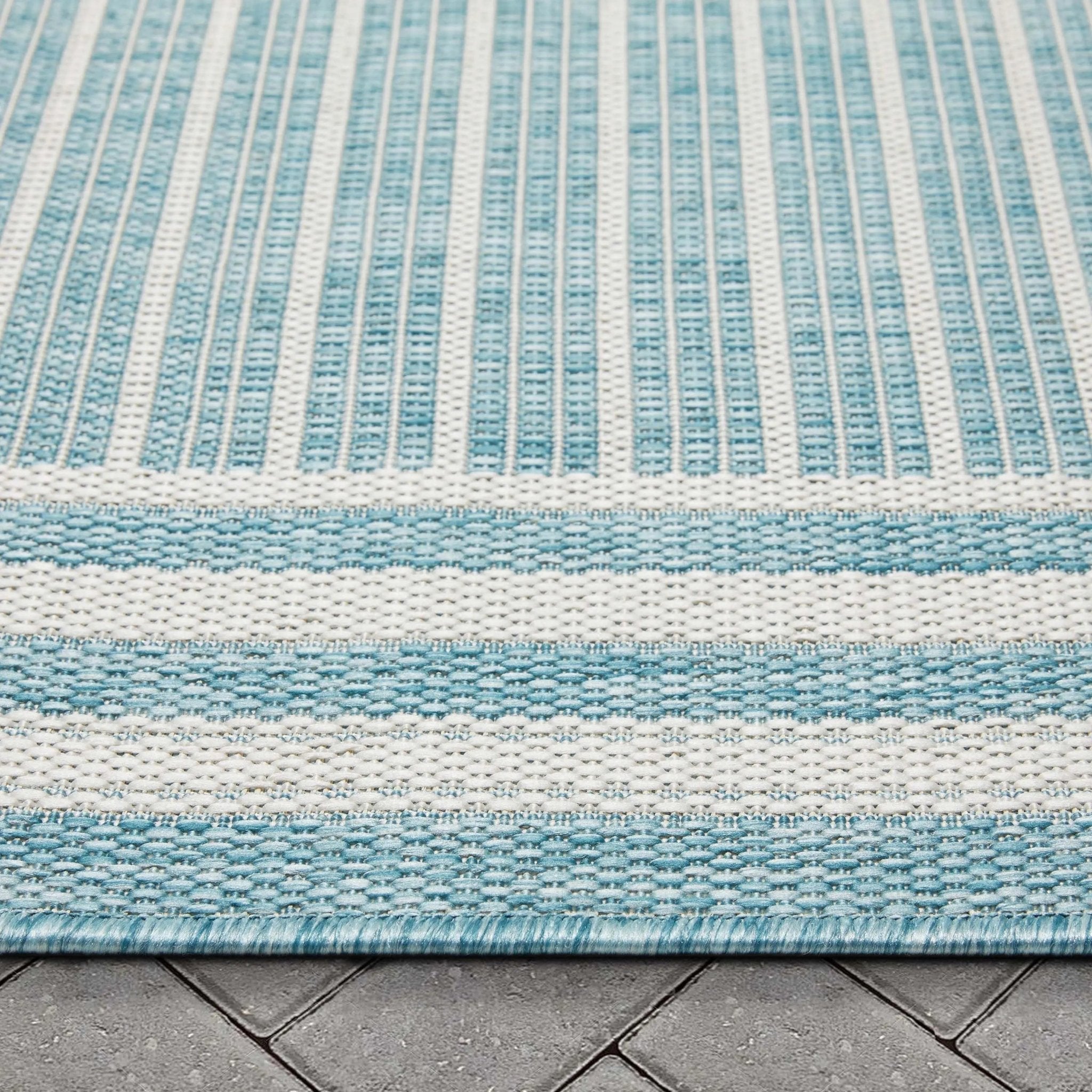 Frankie Modern Stripes Indoor/Outdoor Blue Textured Rug Well Woven