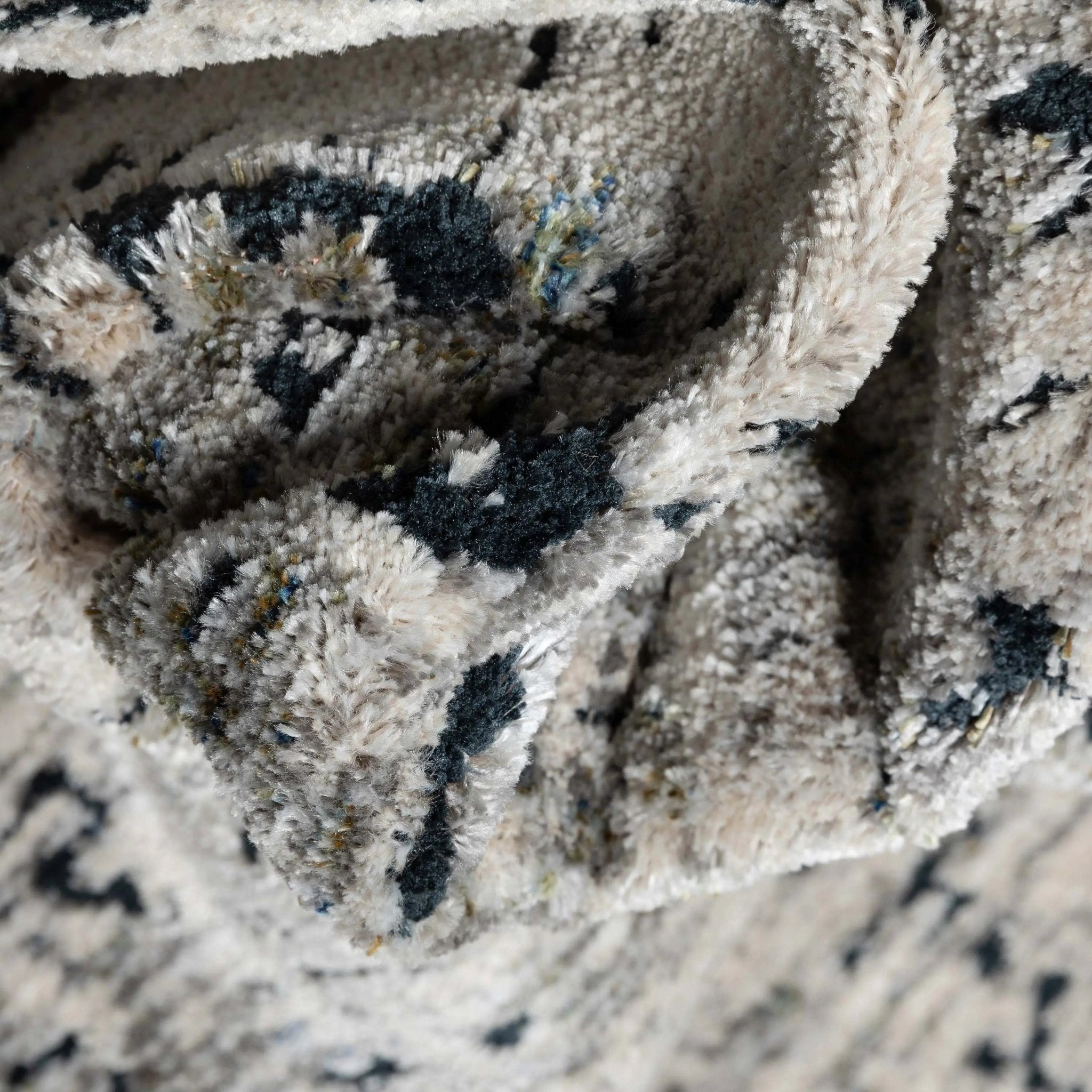 Abstract Modern Distressed Grey Navy High-Low Rug Well Woven