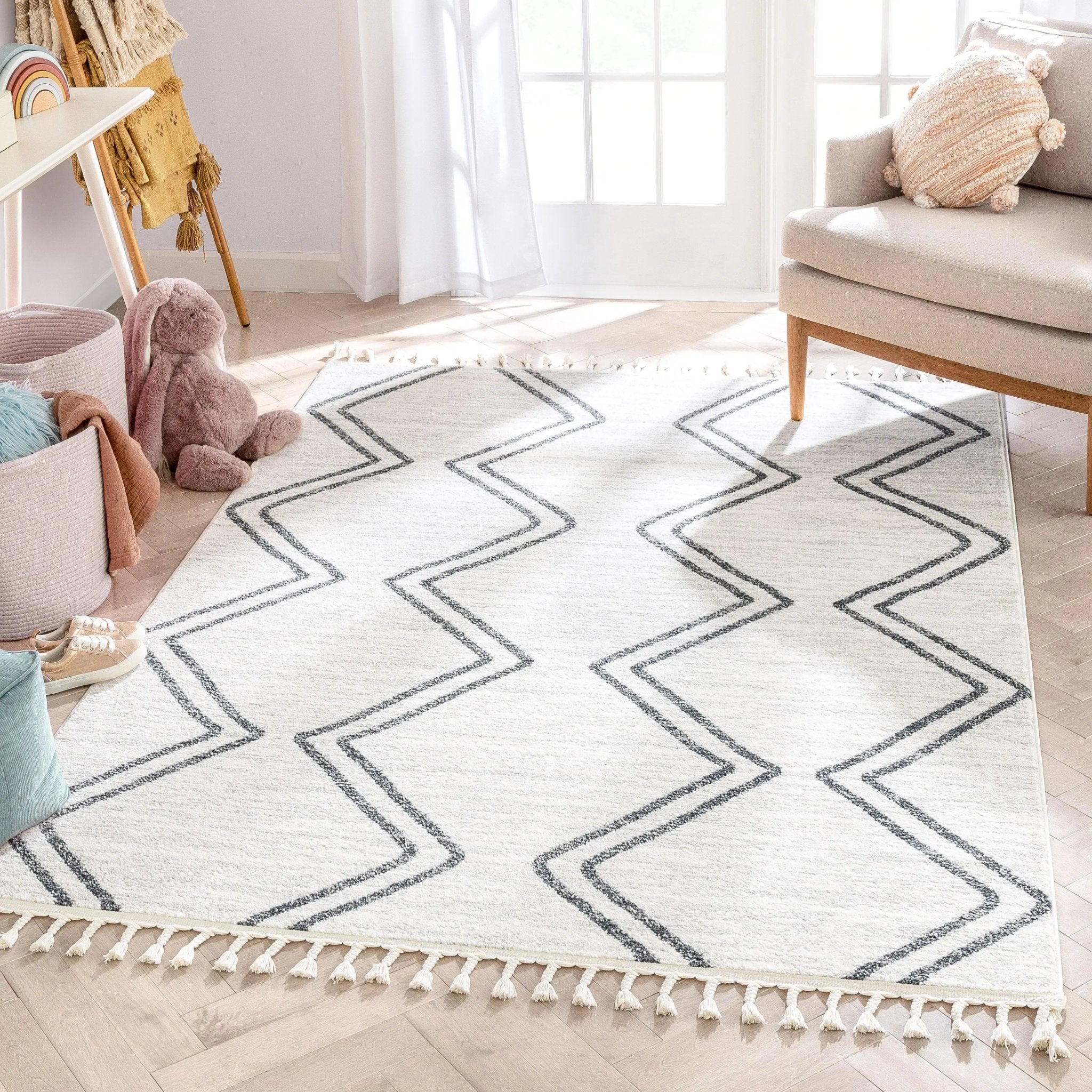 Reeve Modern Chevron Zig-Zag Grey Ivory Kids Rug Well Woven