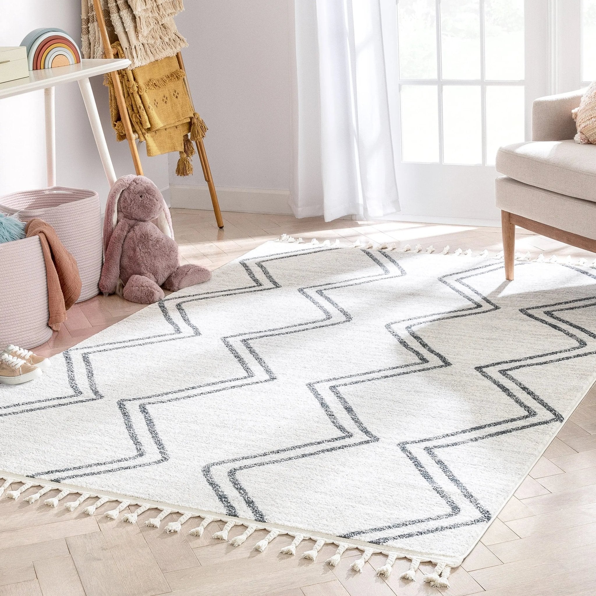 Reeve Modern Chevron Zig-Zag Grey Ivory Kids Rug Well Woven