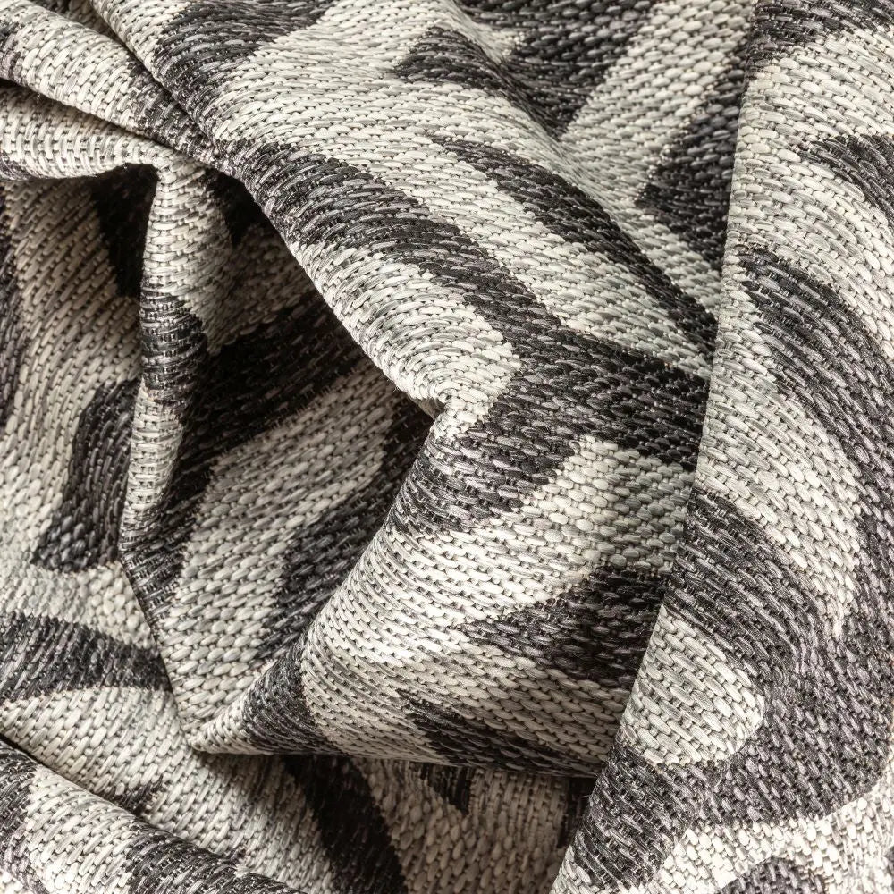 Atlantis Modern Geometric Black Indoor/Outdoor Rug Well Woven