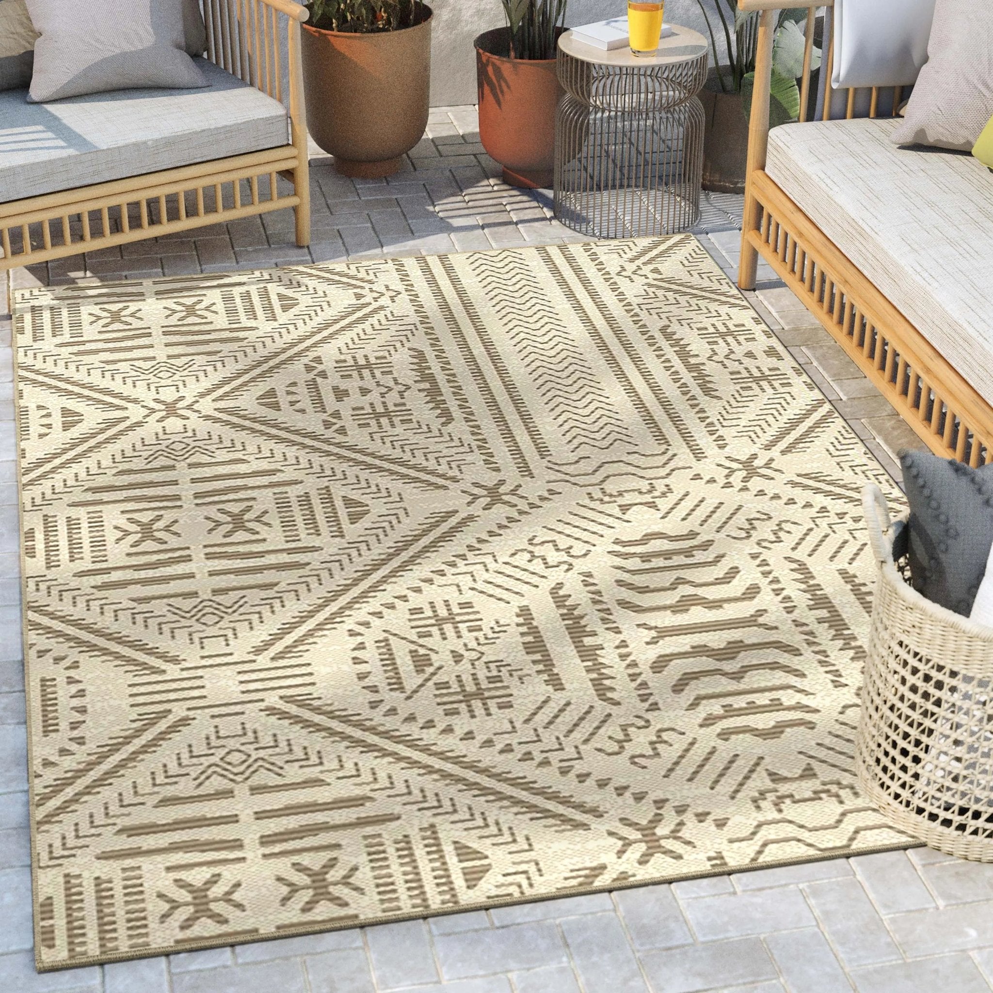 Khalo Tribal Indoor/Outdoor Beige Flat-Weave 5'3" x 7'3" Rug Well Woven