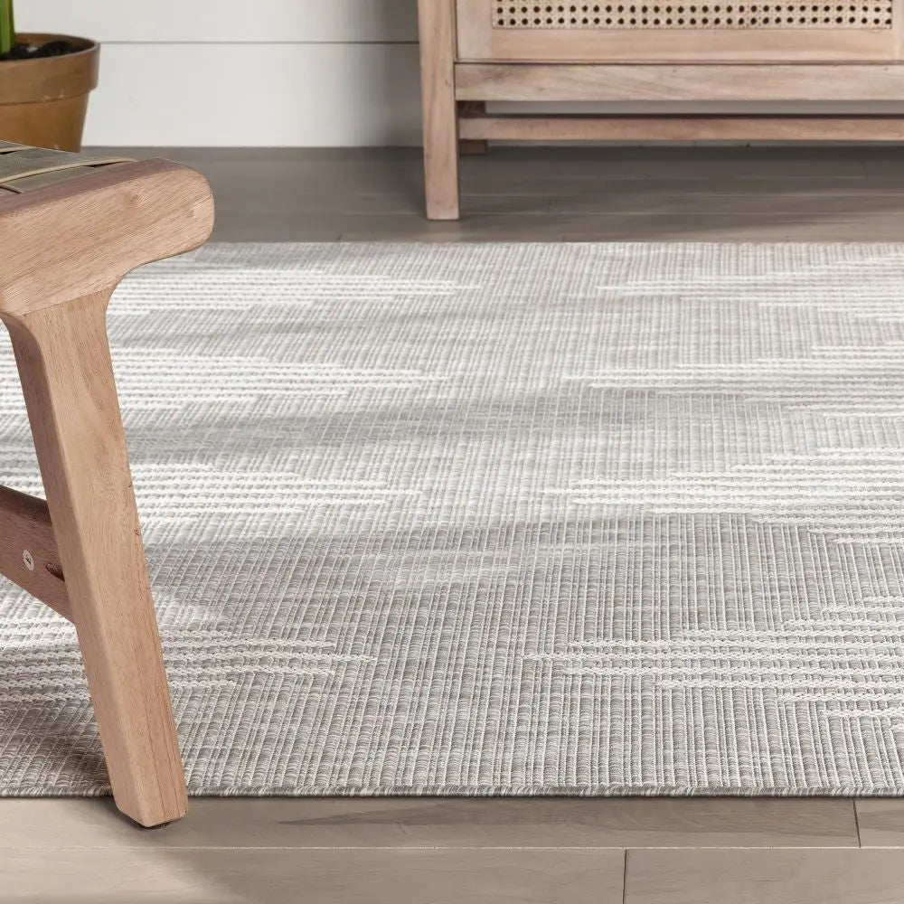 Kai Modern Chevron Pattern Grey 5'3" x 7'3" Flat-Weave Indoor/Outdoor Rug Well Woven