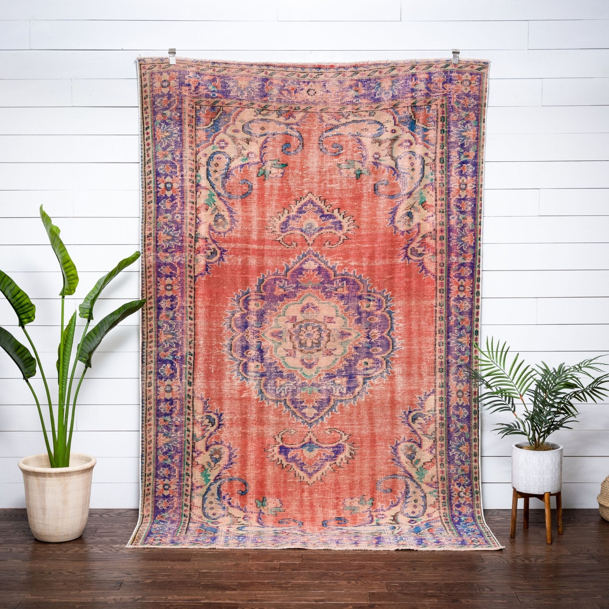 Canan Crimson & Purple Oriental Medallion One-of-a-Kind Handmade Wool Area Rug 5'11" x 9'4" Well Woven