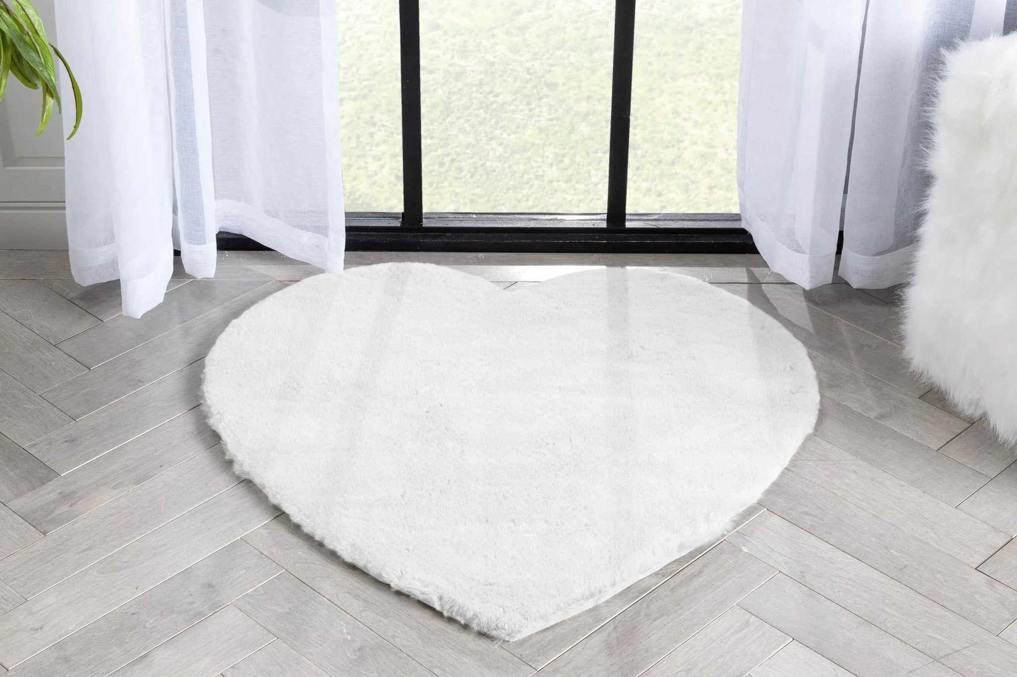 Crest Modern Glam Faux Fur Plush White Shag Rug Well Woven