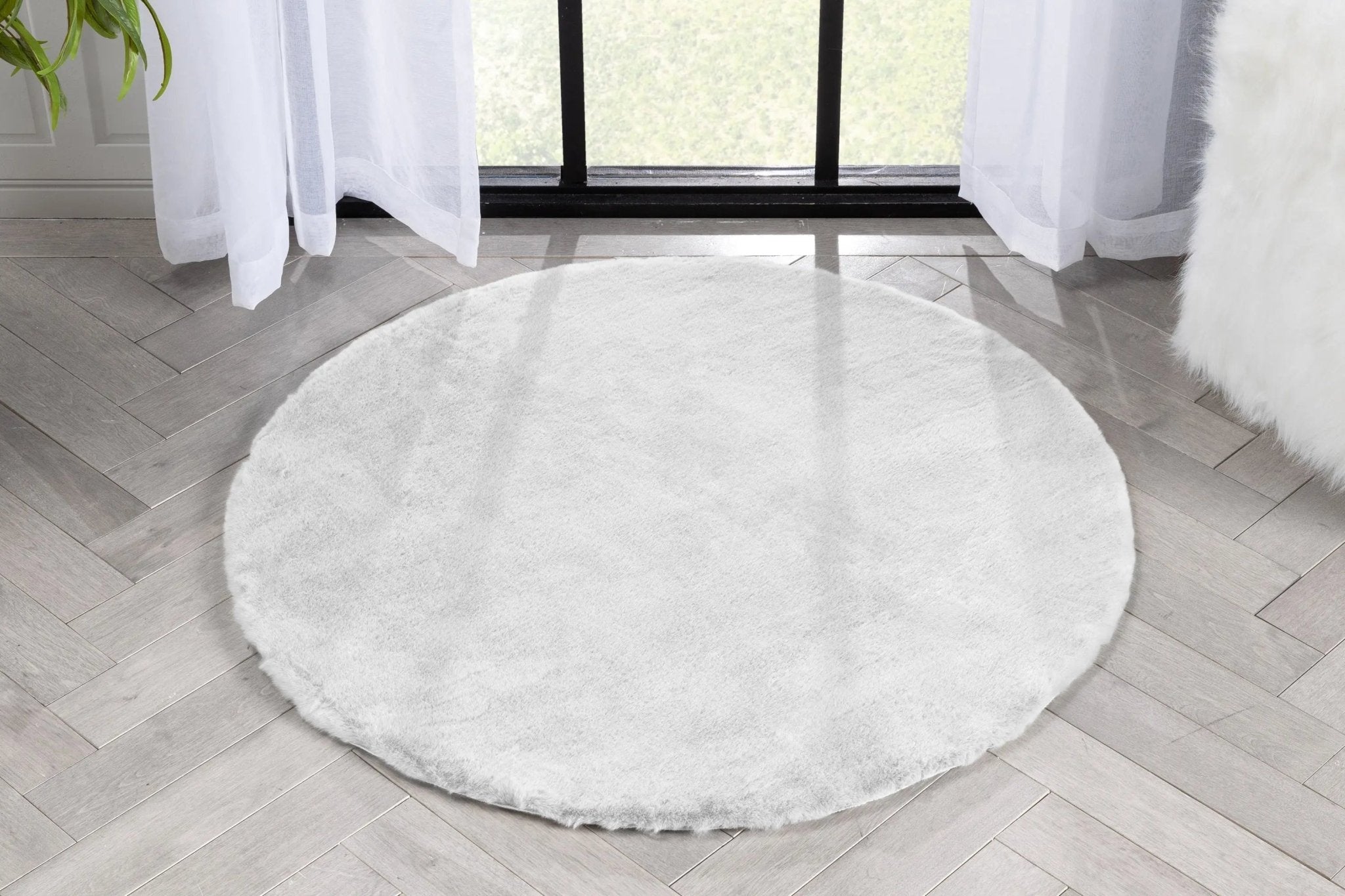 Crest Modern Glam Faux Fur Plush White Shag Rug Well Woven