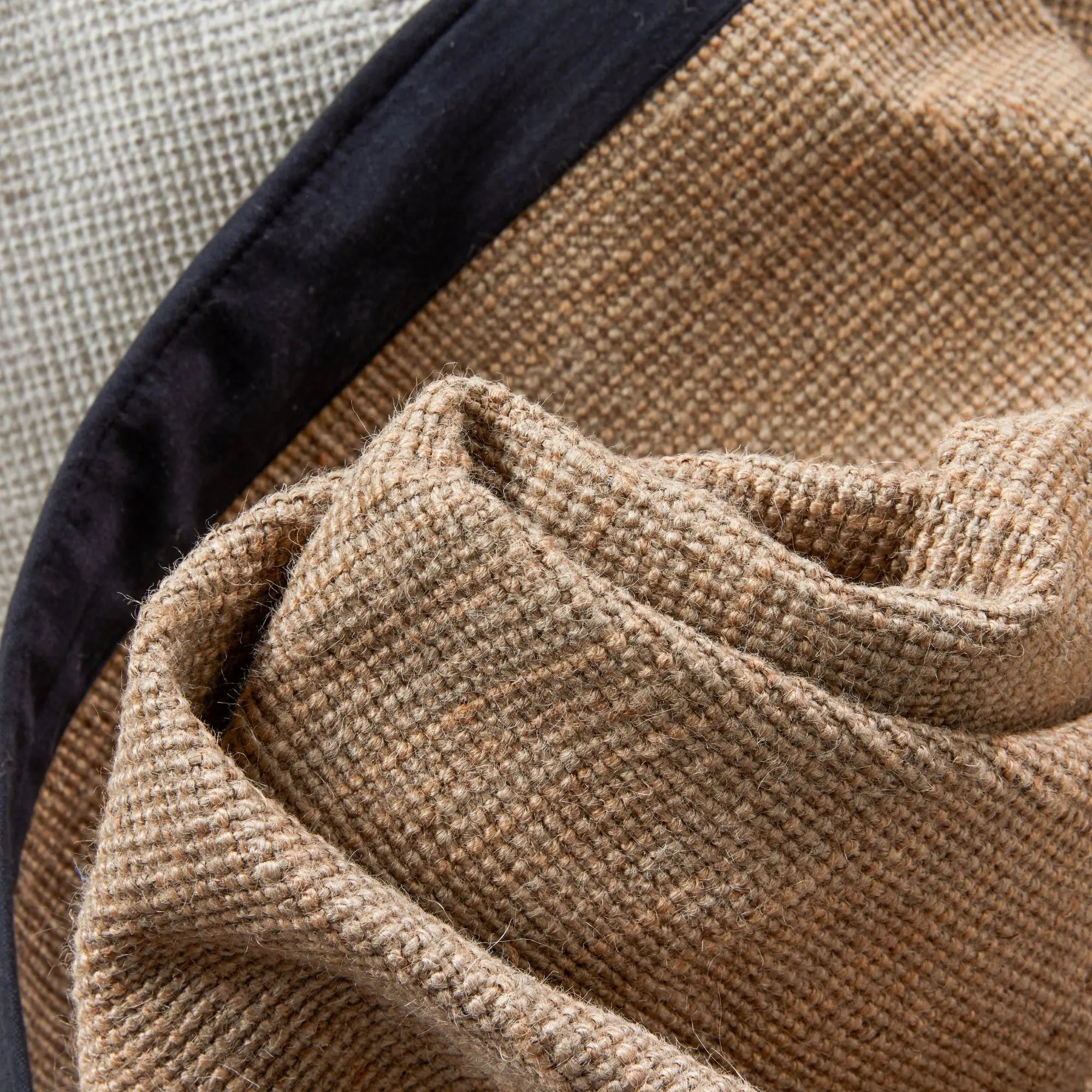 Sorel Farmhouse 5' x 7' Non-Slip Natural-Fiber Natural Black Border Rug Well Woven