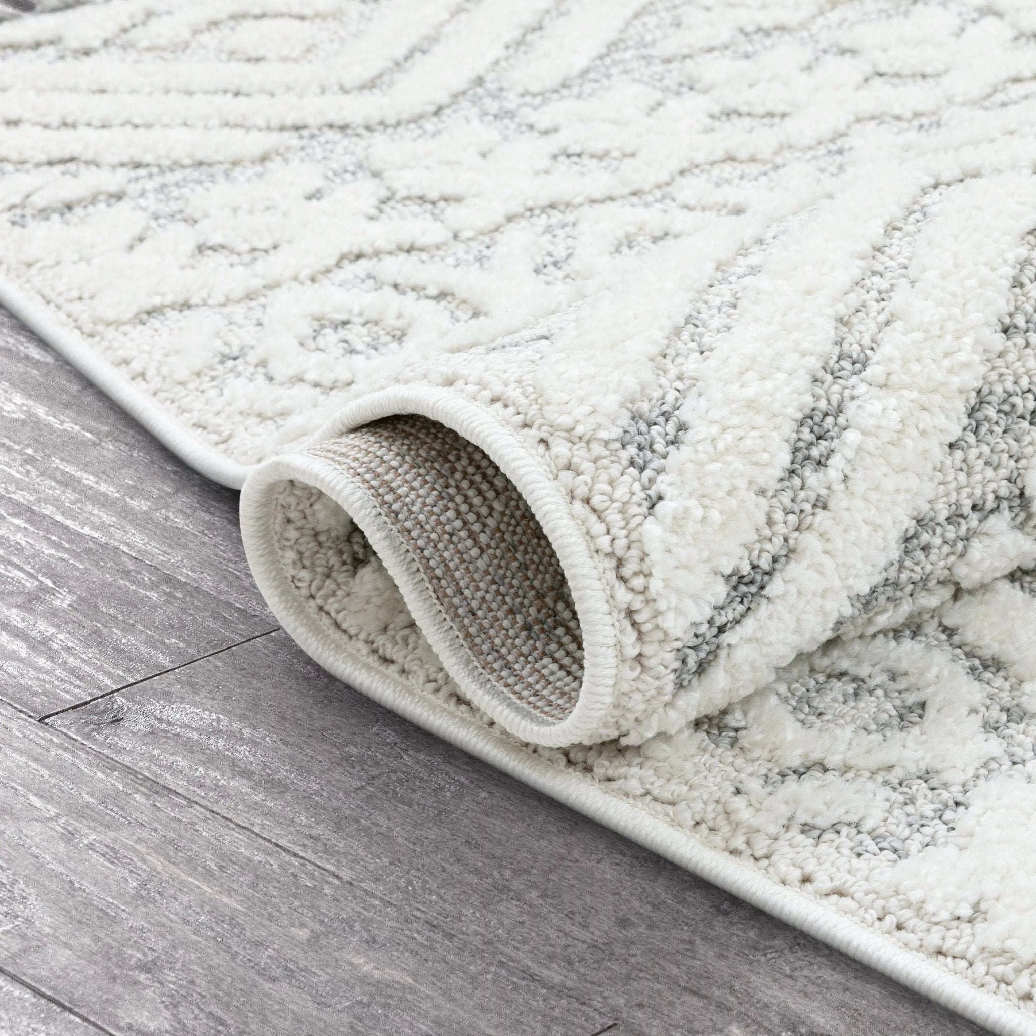 Eliana Tribal Geometric Chevron pattern Cream High-Low Textured Rug Well Woven