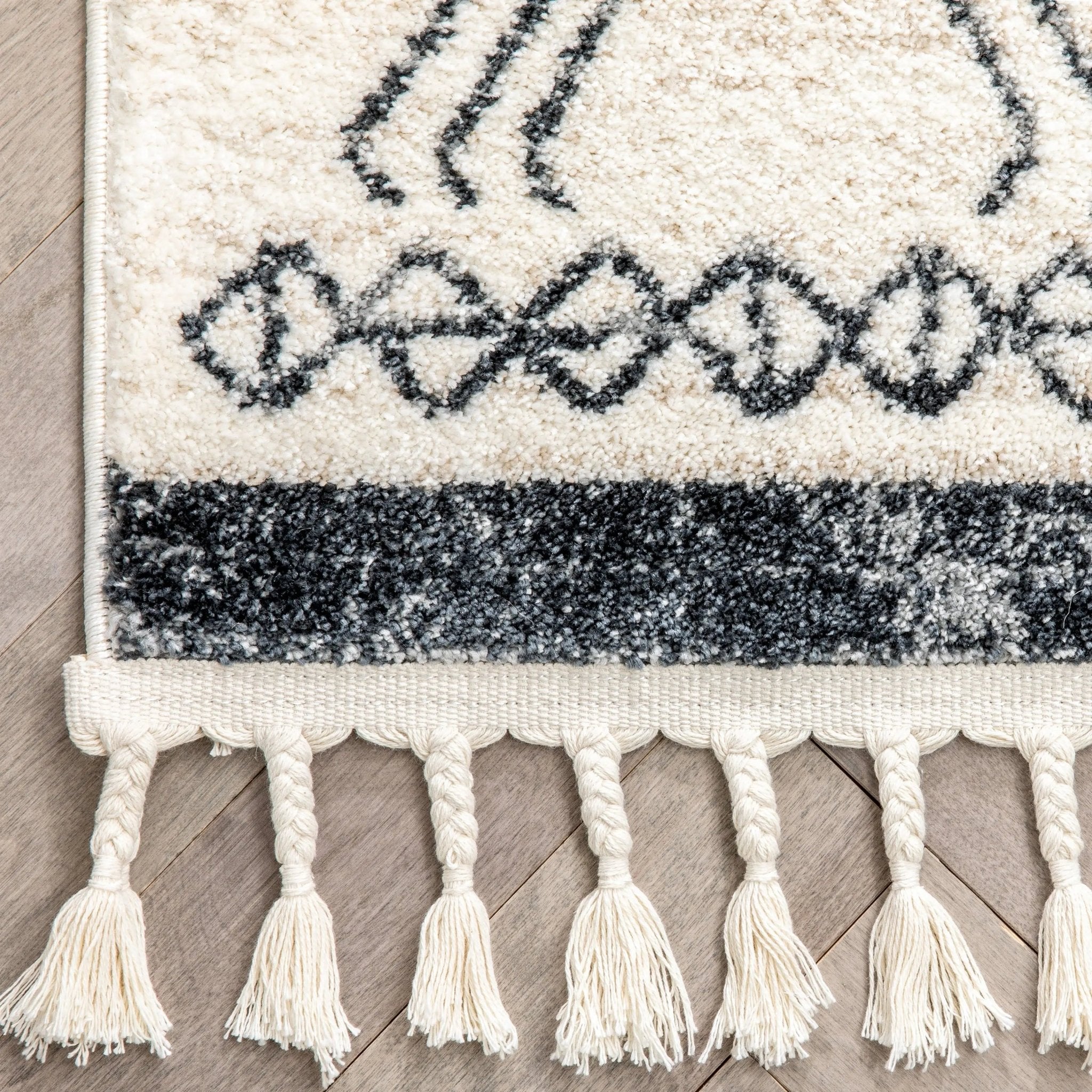 Darcy Modern Farmhouse Tribal Pattern Ivory Rug Well Woven
