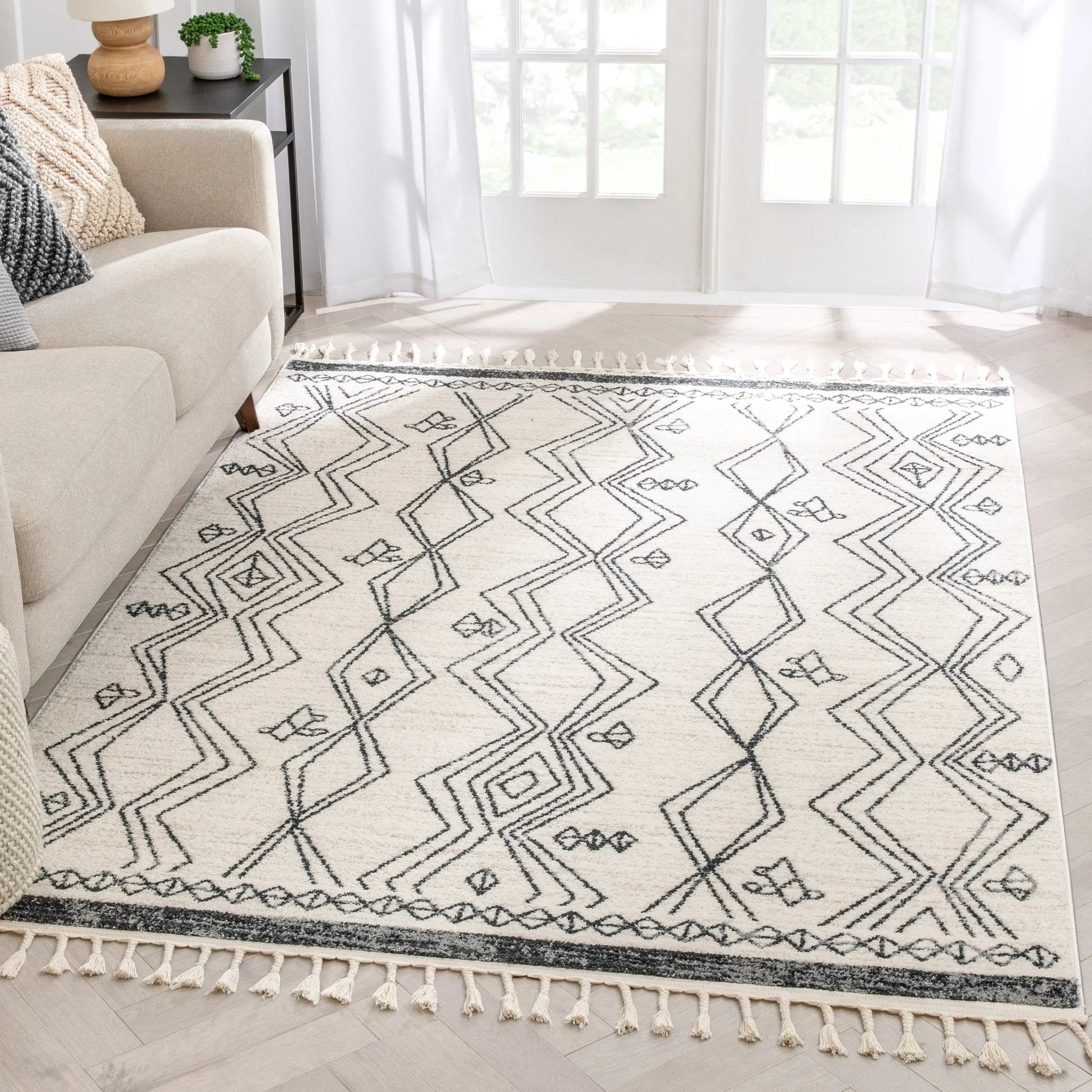 Darcy Modern Farmhouse Tribal Pattern Ivory Rug Well Woven