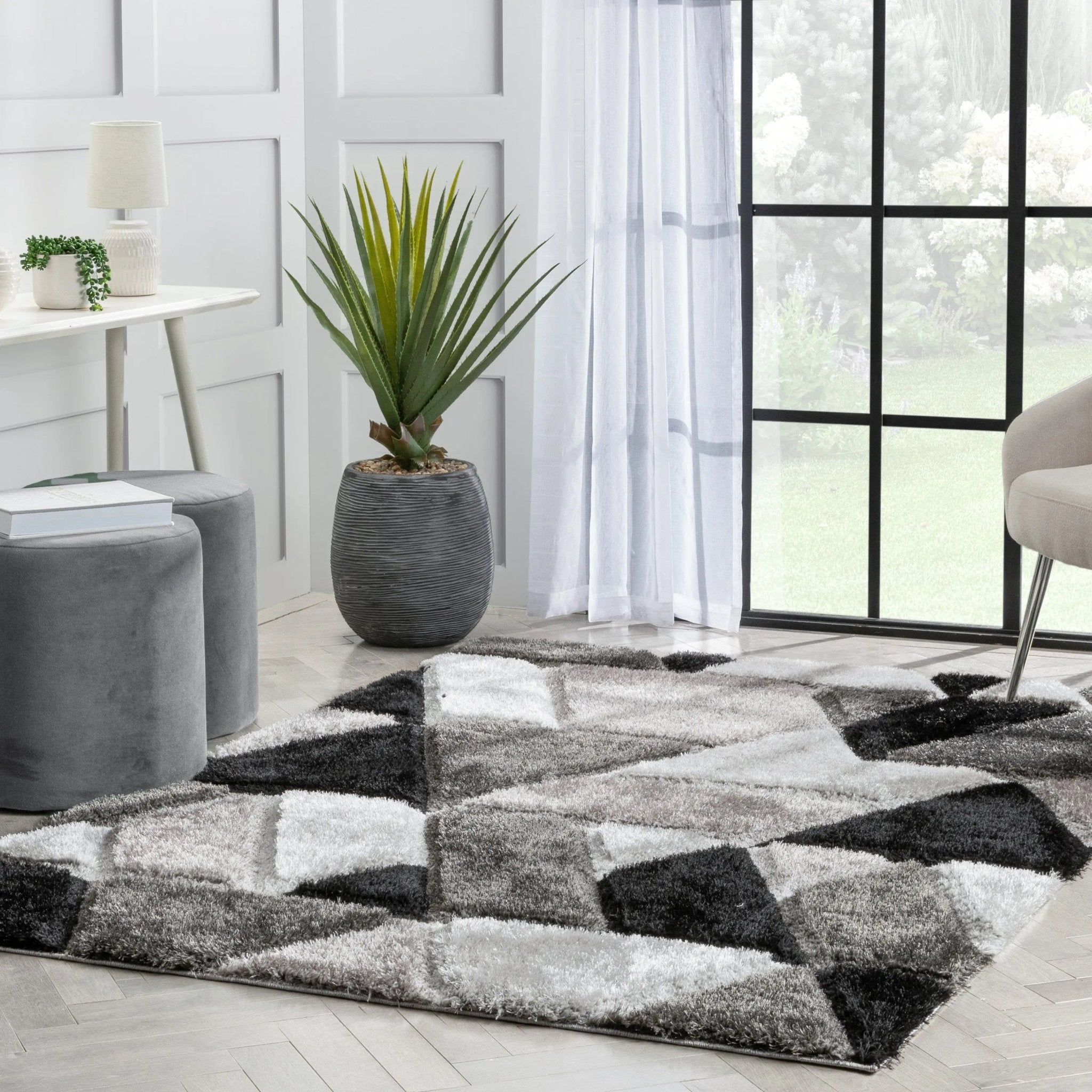 Holland Modern Geometric Black 3D Textured Thick & Soft Shag Rug Well Woven