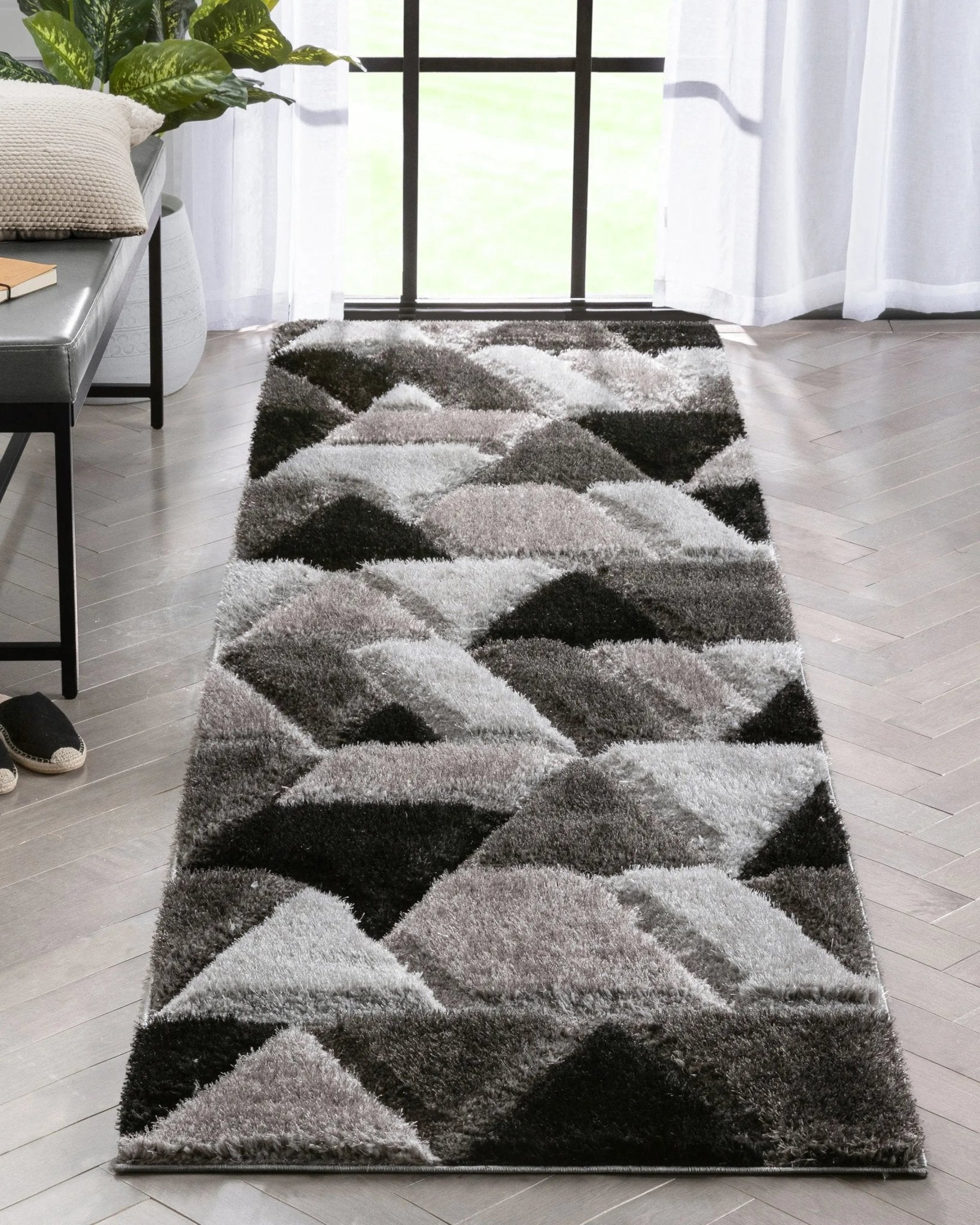Holland Modern Geometric Black 3D Textured Thick & Soft Shag Rug Well Woven