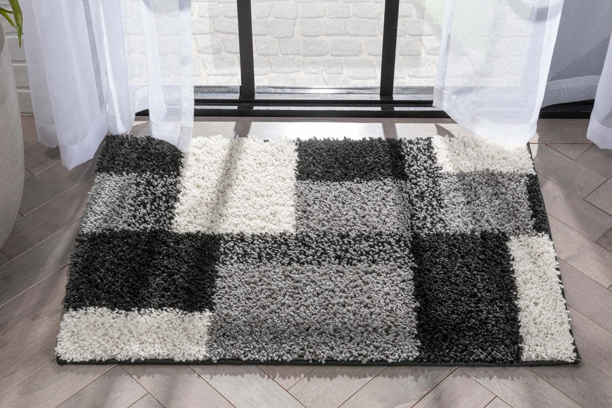 Cubes Black Contemporary Rug - Well Woven - Grey and white shag accent rug