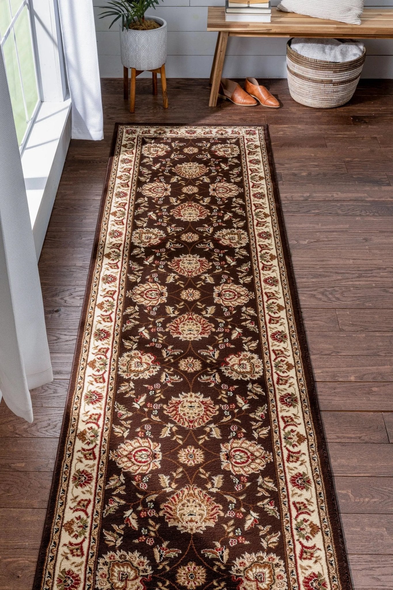 Abbasi Brown Traditional Rug Well Woven