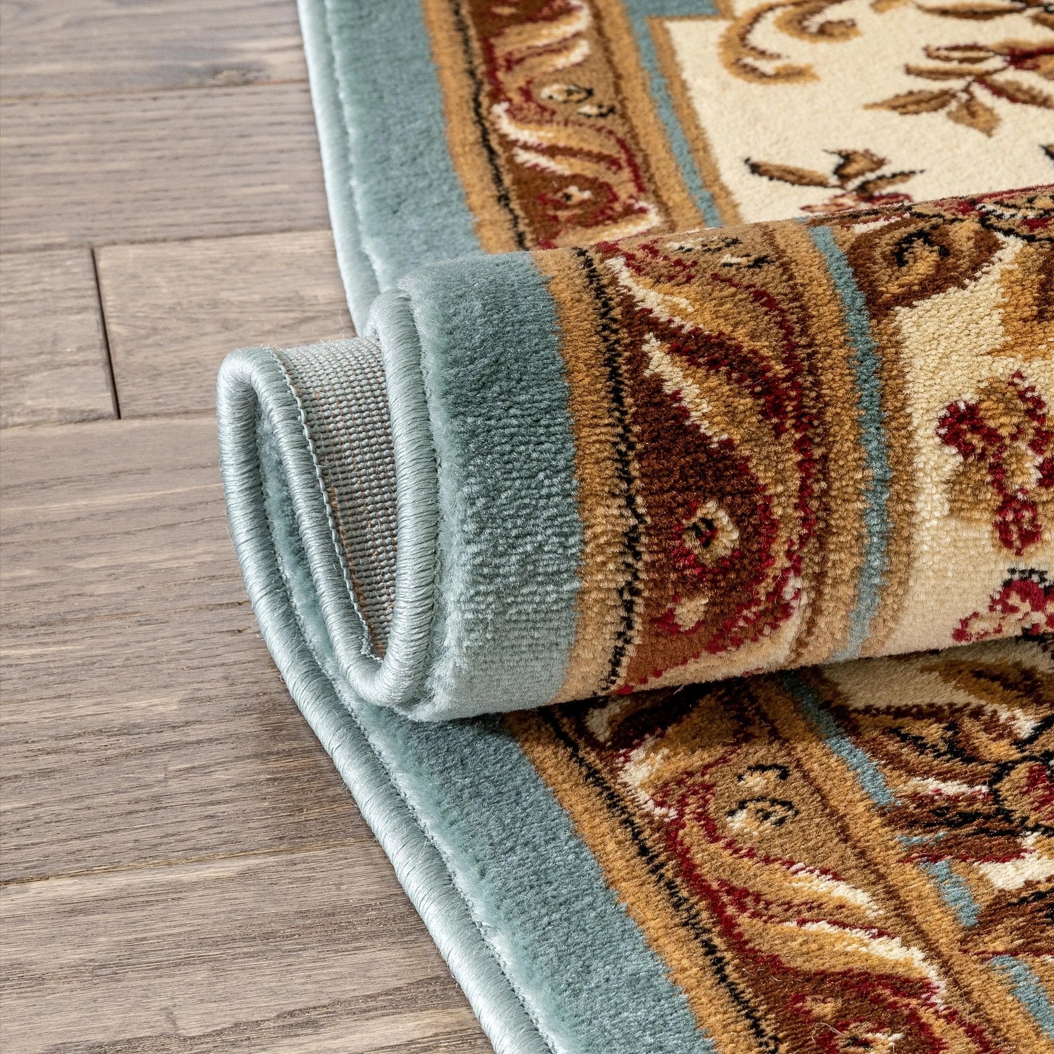 Le Petit Palais Light Blue Traditional Rug Well Woven