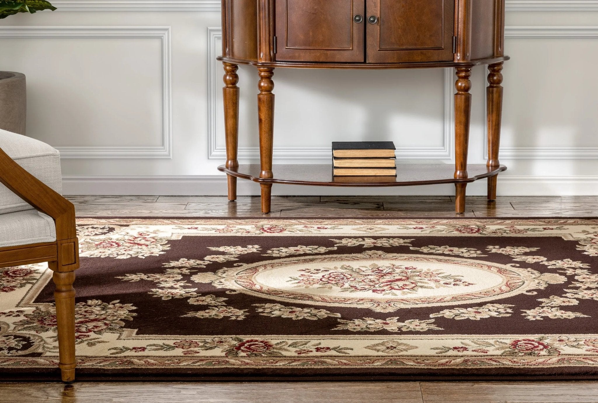 Le Petit Palais Brown Traditional Rug Well Woven