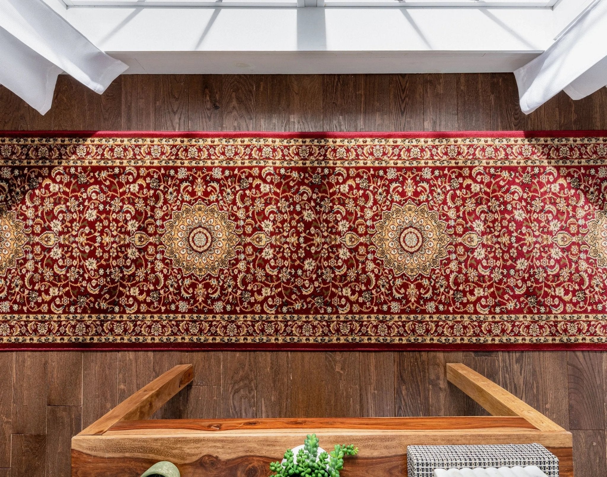 Aviva Red Traditional Rug Well Woven