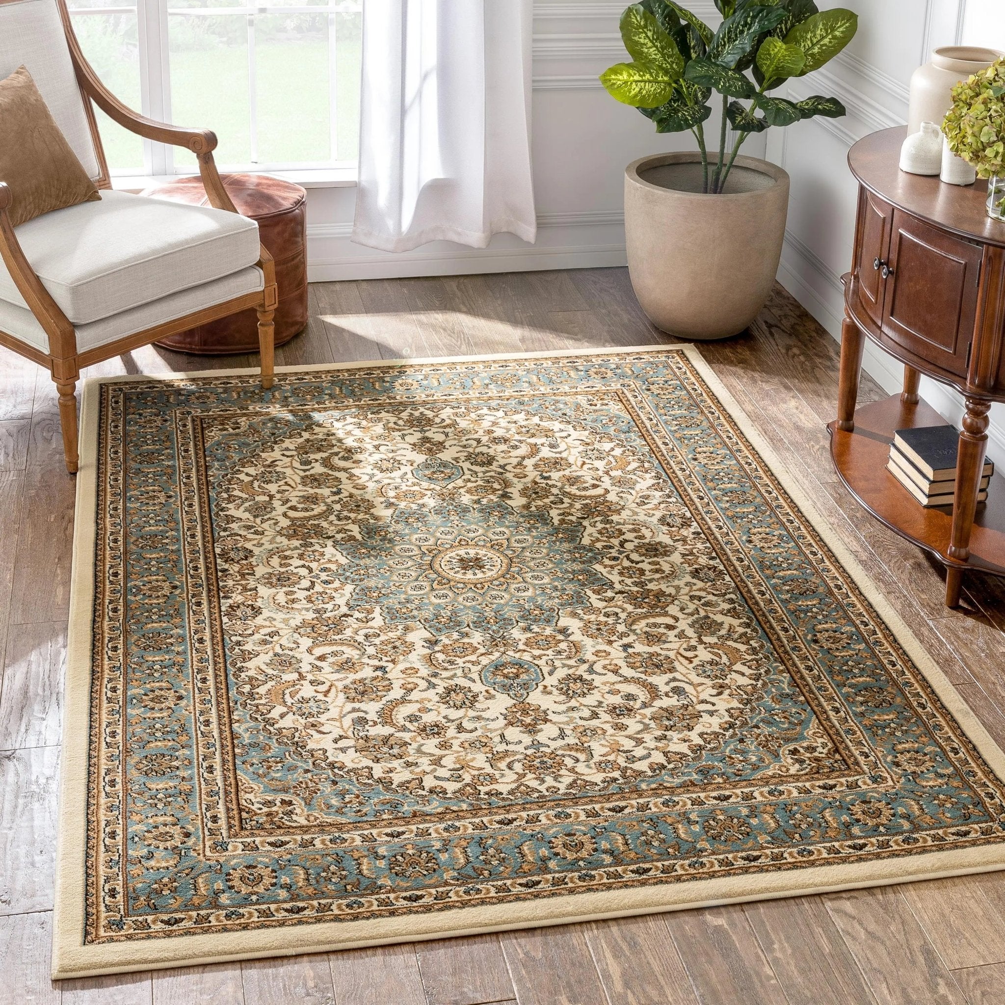 Aviva Ivory Traditional Rug Well Woven