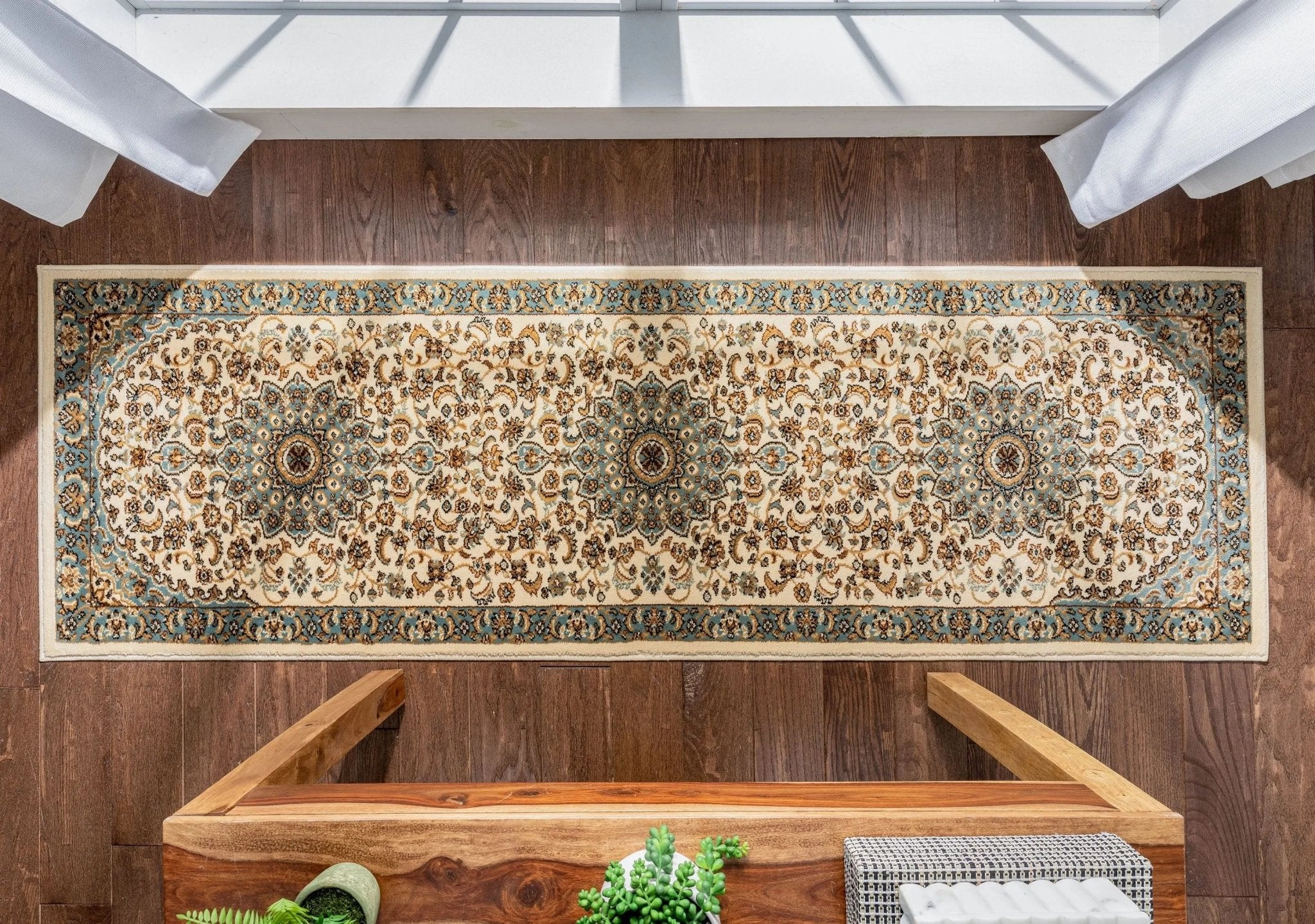 Aviva Ivory Traditional Rug Well Woven