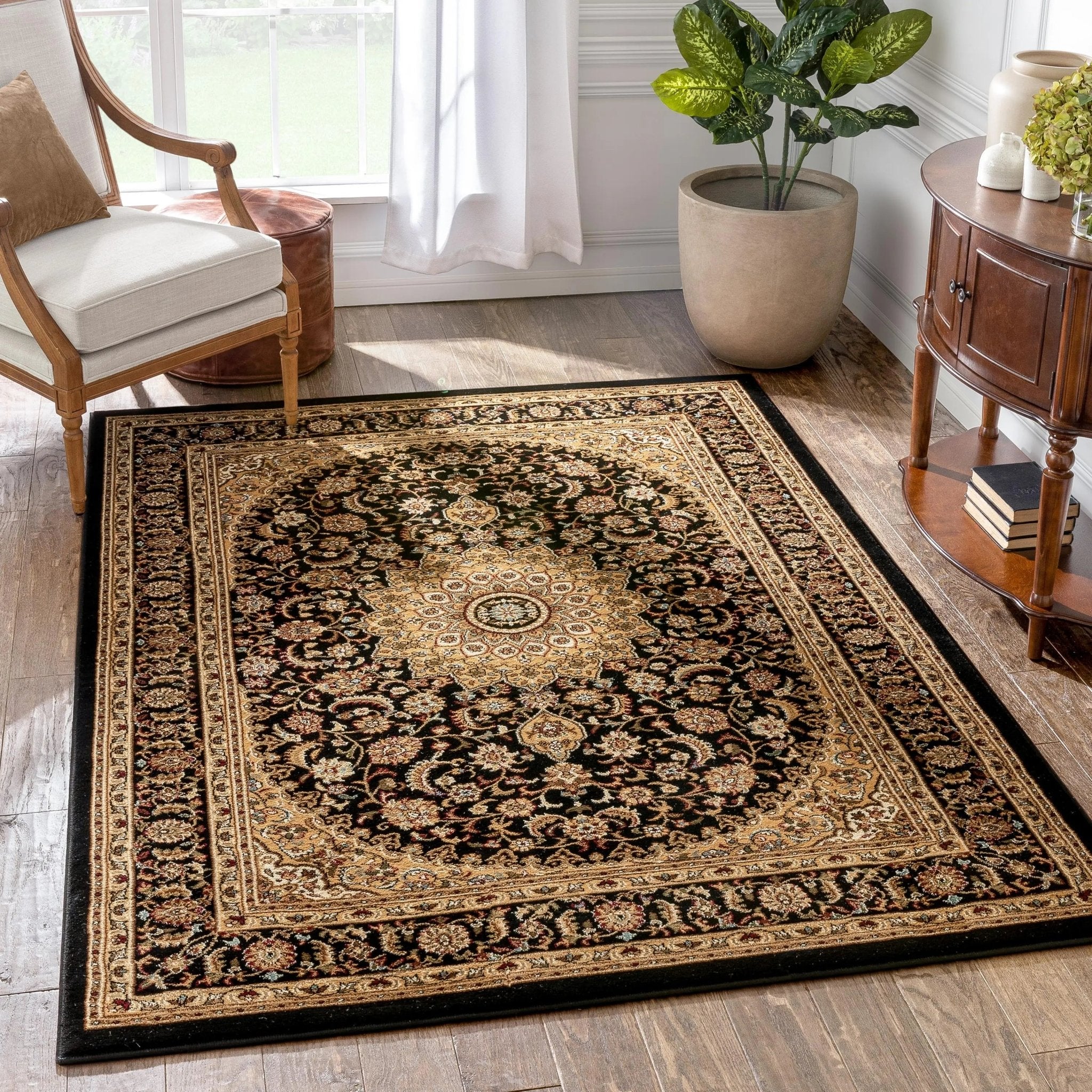 Aviva Black Traditional Rug Well Woven