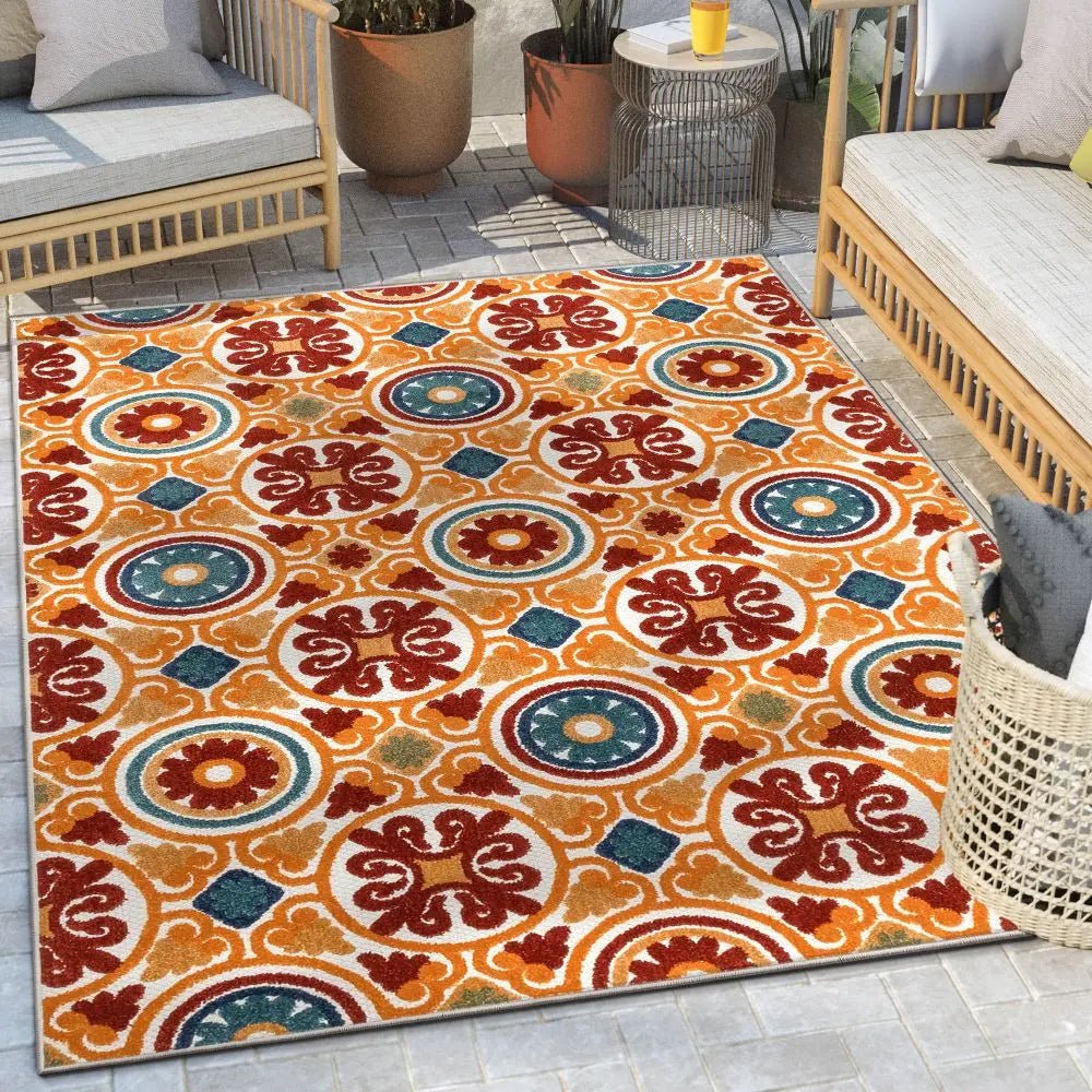 Audun Modern Geometric Indoor/Outdoor Red High-Low Rug Well Woven