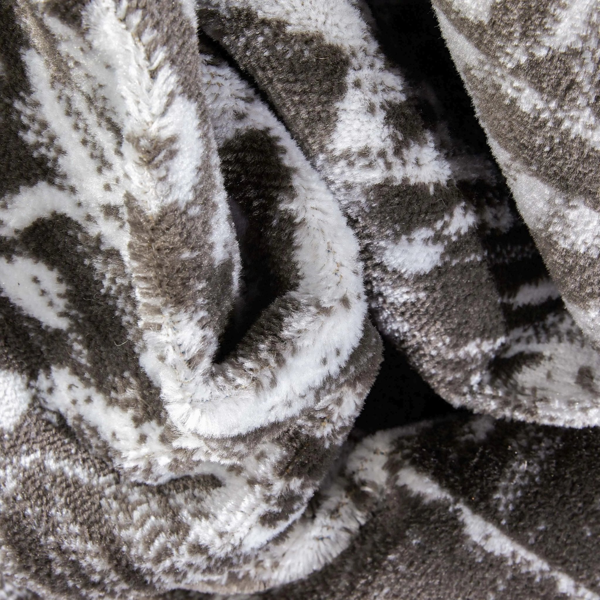 Disa Vintage Medallion Grey Soft Rug By Chill Rugs Well Woven