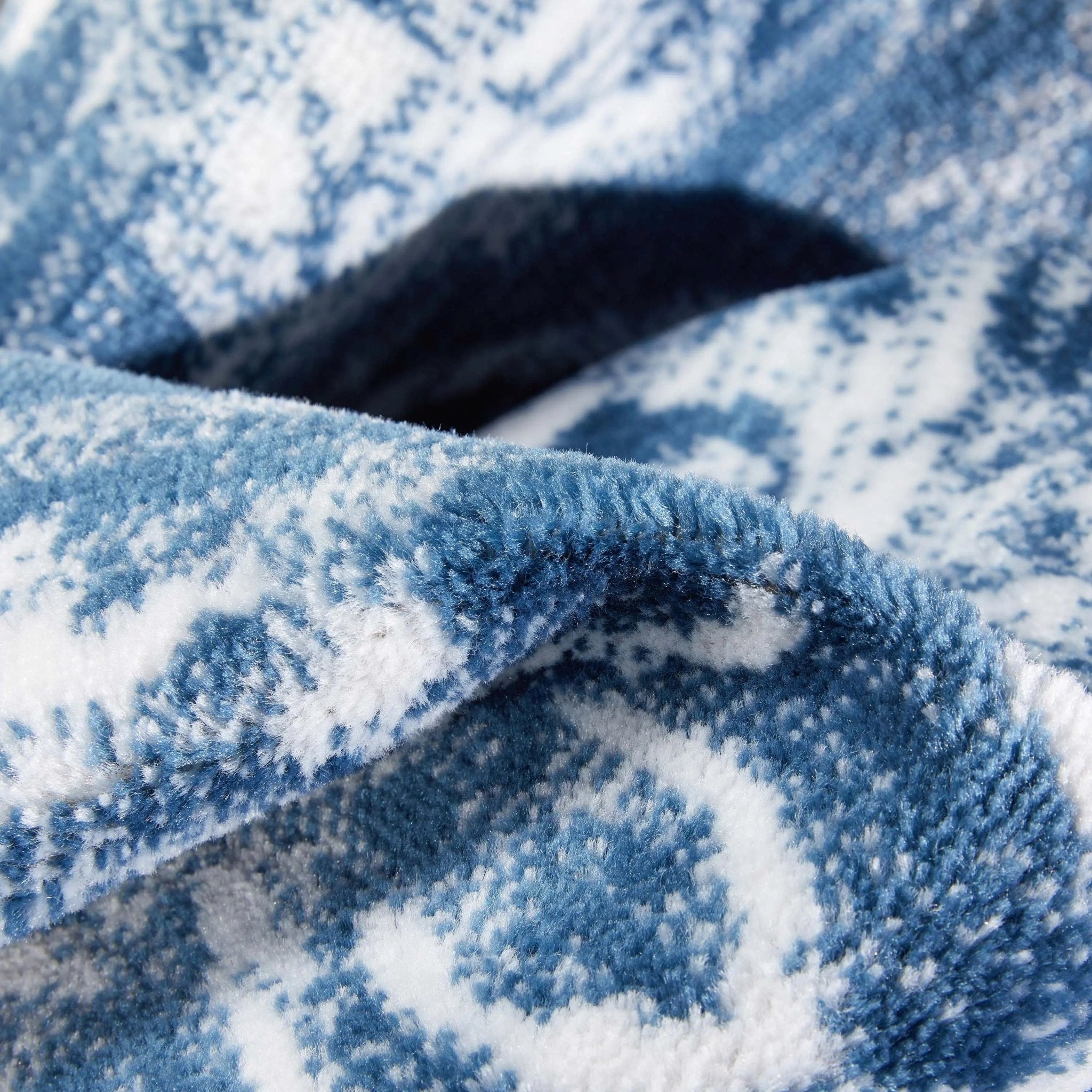 Disa Vintage Medallion Light Blue Soft Rug By Chill Rugs Well Woven