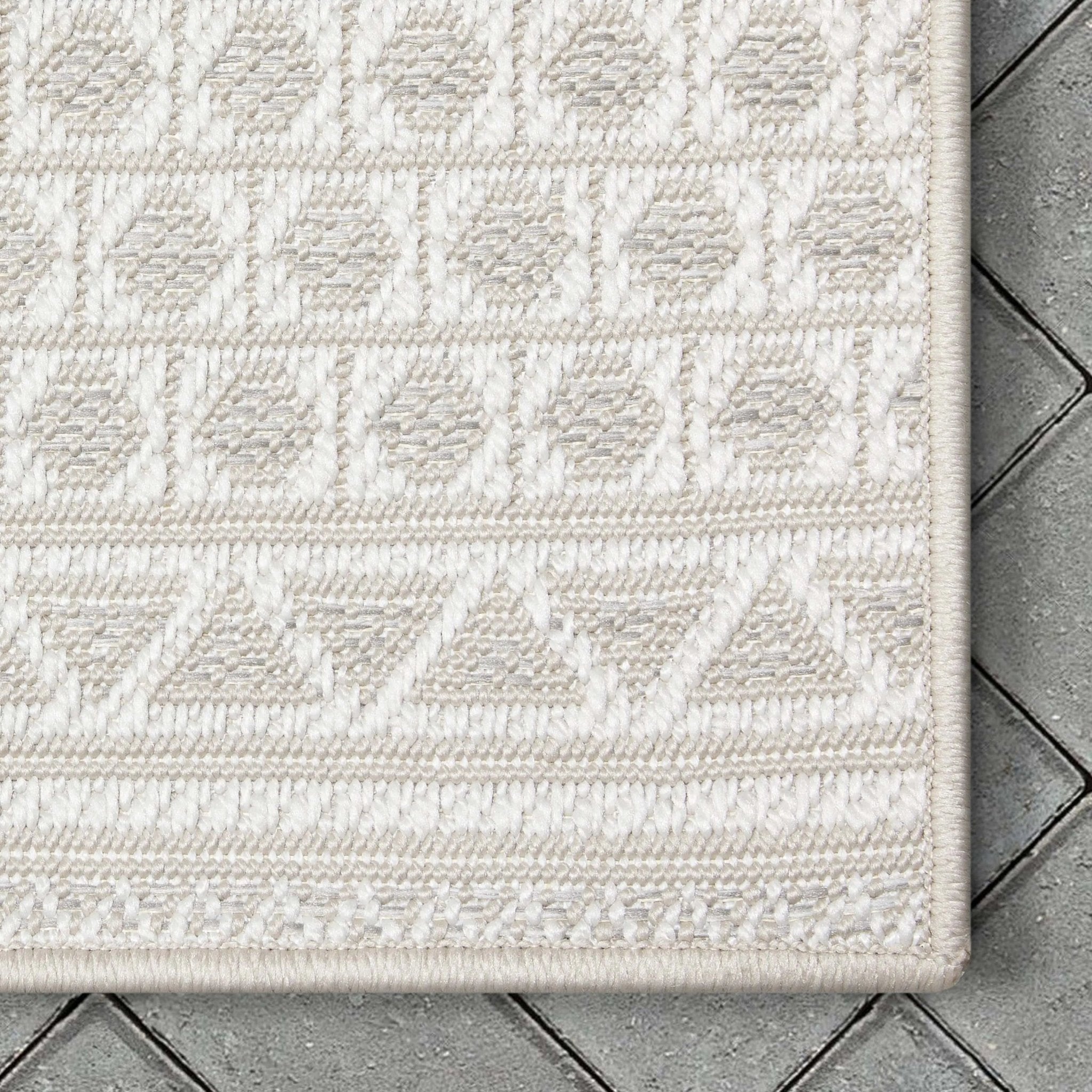 Arwen Tribal Indoor/Outdoor Ivory Textured Rug Well Woven