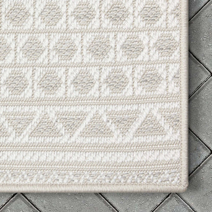 Arwen Tribal Indoor/Outdoor Ivory Textured Rug Well Woven